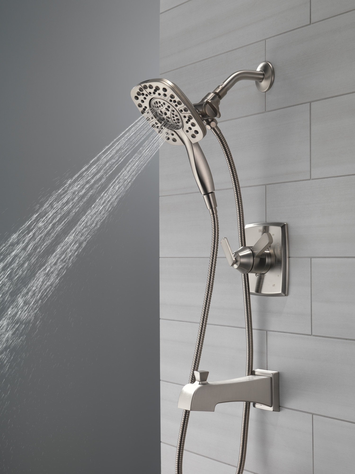 Grifo de bañera y regadera redondo de acero inoxidable con 2 manijas y múltiples funciones Delta Ashlyn de 5.5 pulgadas - SS-I T17464-SS-I