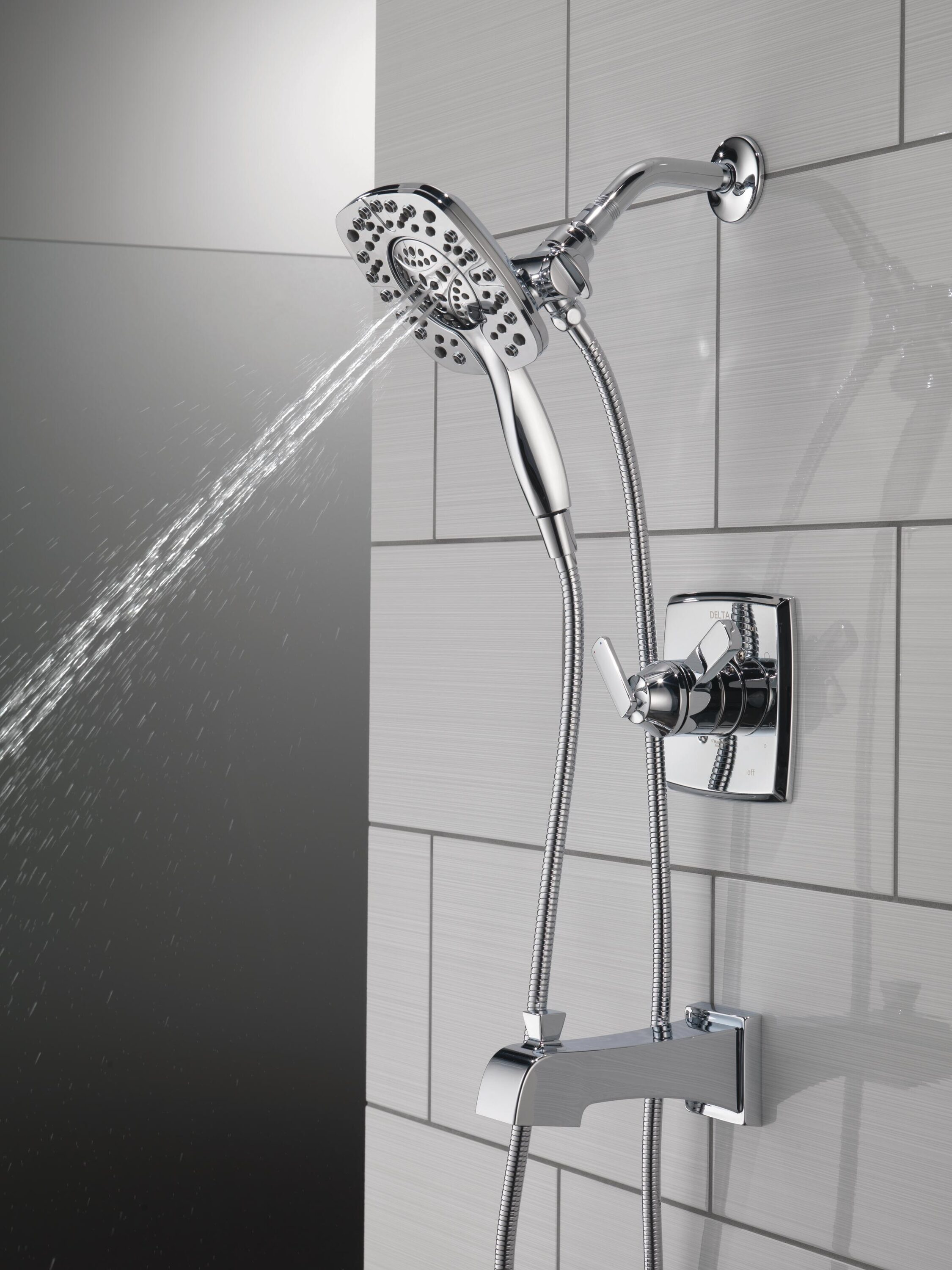 Grifo para Bañera y Ducha Redondo de 6.57 Pulgadas con Dos Manijas en Cromo Delta Ashlyn T17464-I de Funciones Múltiples