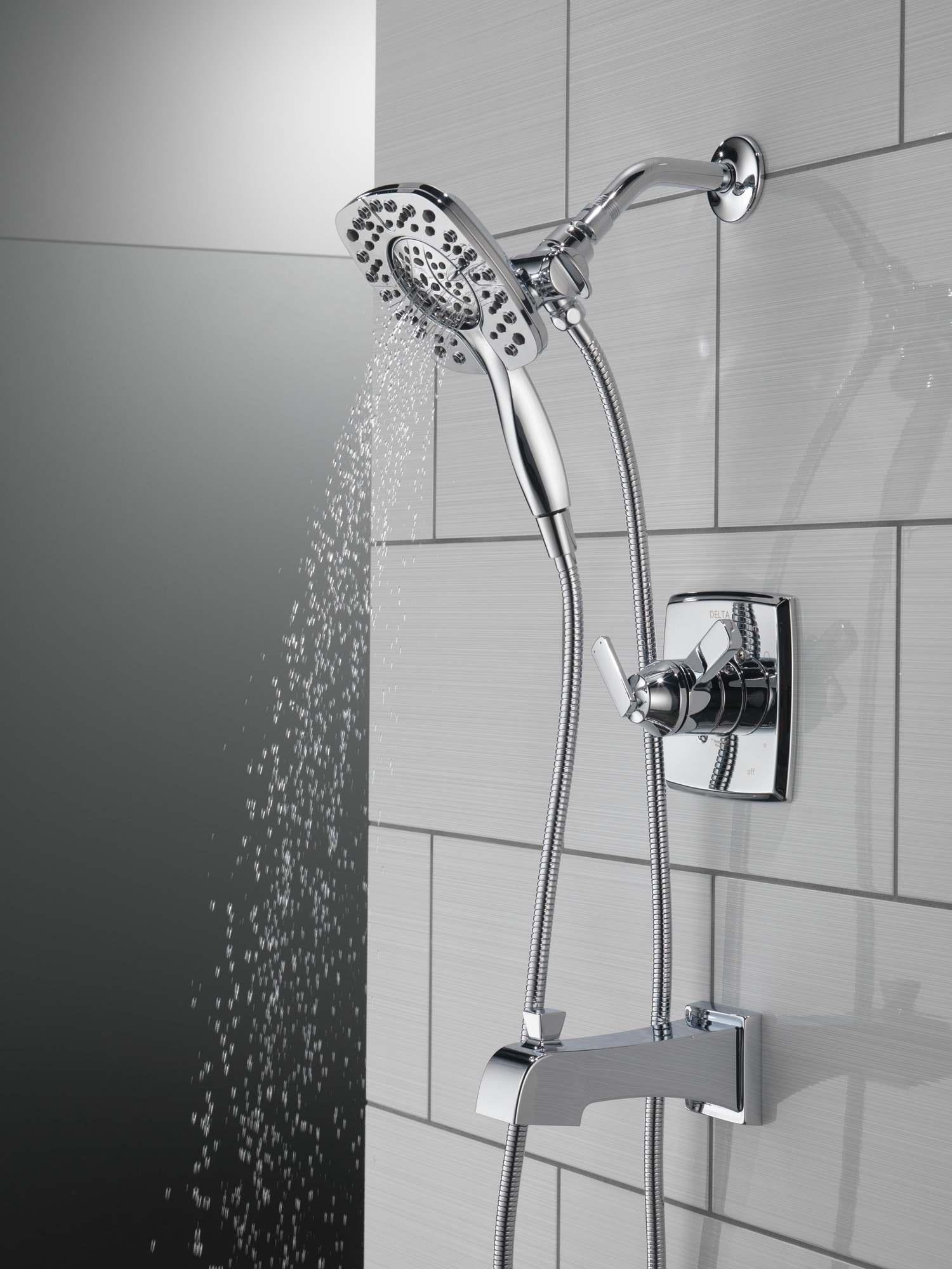 Grifo para Bañera y Ducha Redondo de 6.57 Pulgadas con Dos Manijas en Cromo Delta Ashlyn T17464-I de Funciones Múltiples