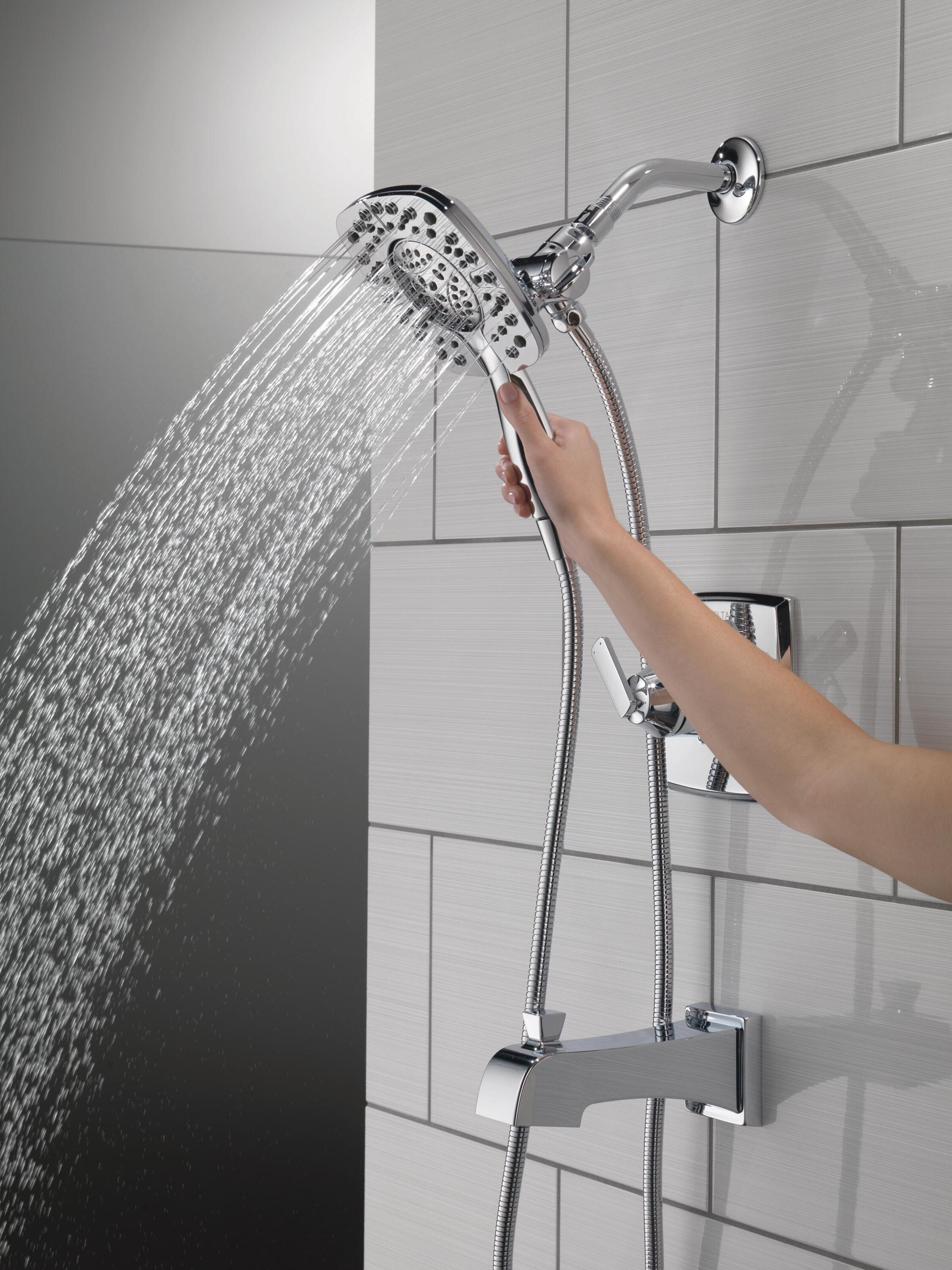 Grifo para Bañera y Ducha Redondo de 6.57 Pulgadas con Dos Manijas en Cromo Delta Ashlyn T17464-I de Funciones Múltiples