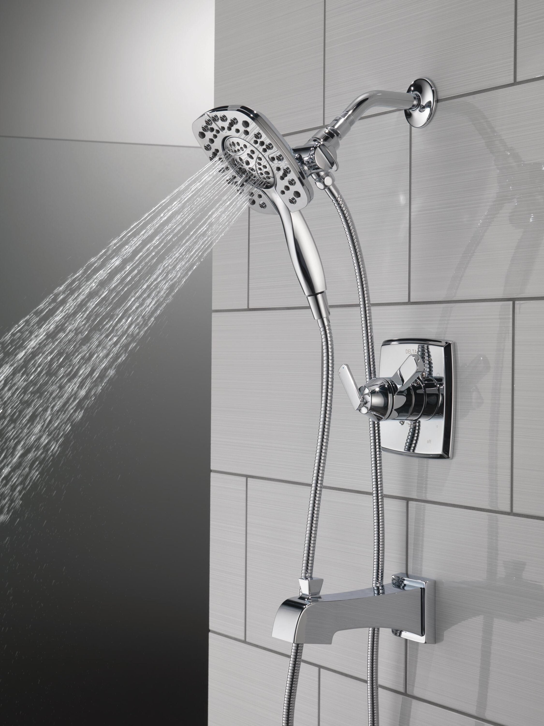 Grifo para Bañera y Ducha Redondo de 6.57 Pulgadas con Dos Manijas en Cromo Delta Ashlyn T17464-I de Funciones Múltiples