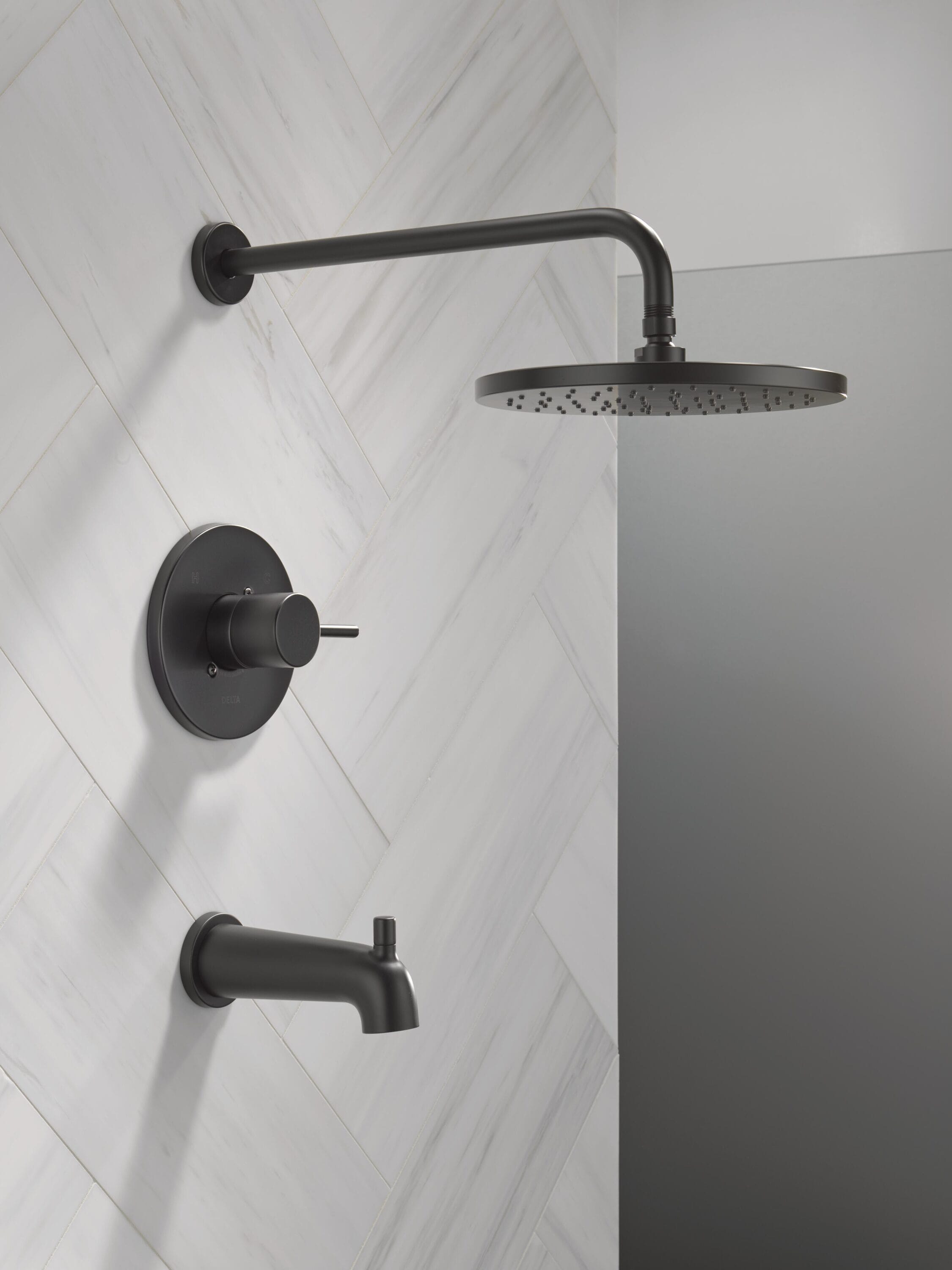 Grifo de bañera y regadera redondo de 10 pulgadas con acabado mate negro de un solo mango y función única Delta Modern