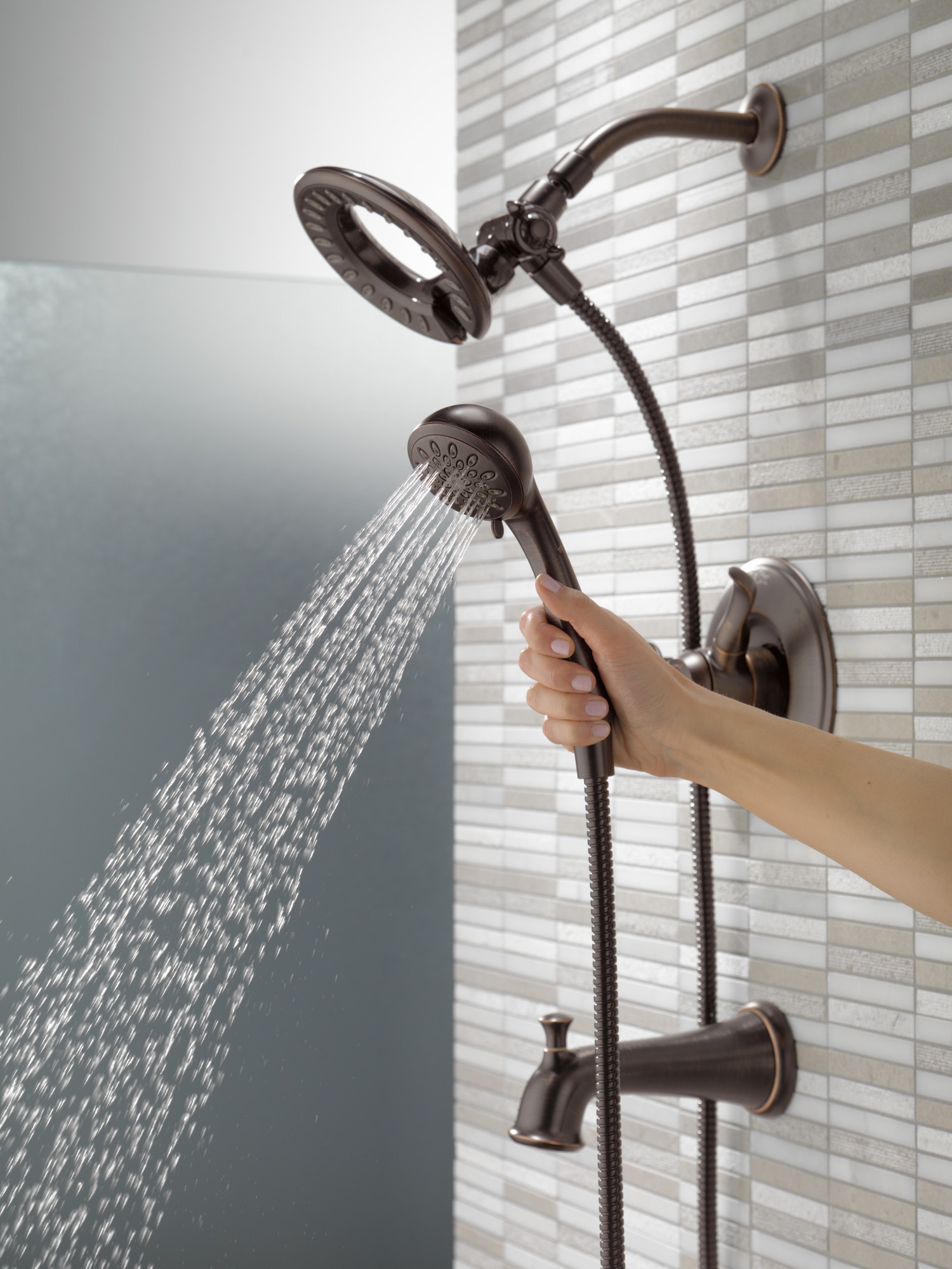 Grifo de Bañera y Ducha Redondo de 2 Manijas en Bronce Veneciano Delta Linden T17494-RB-I