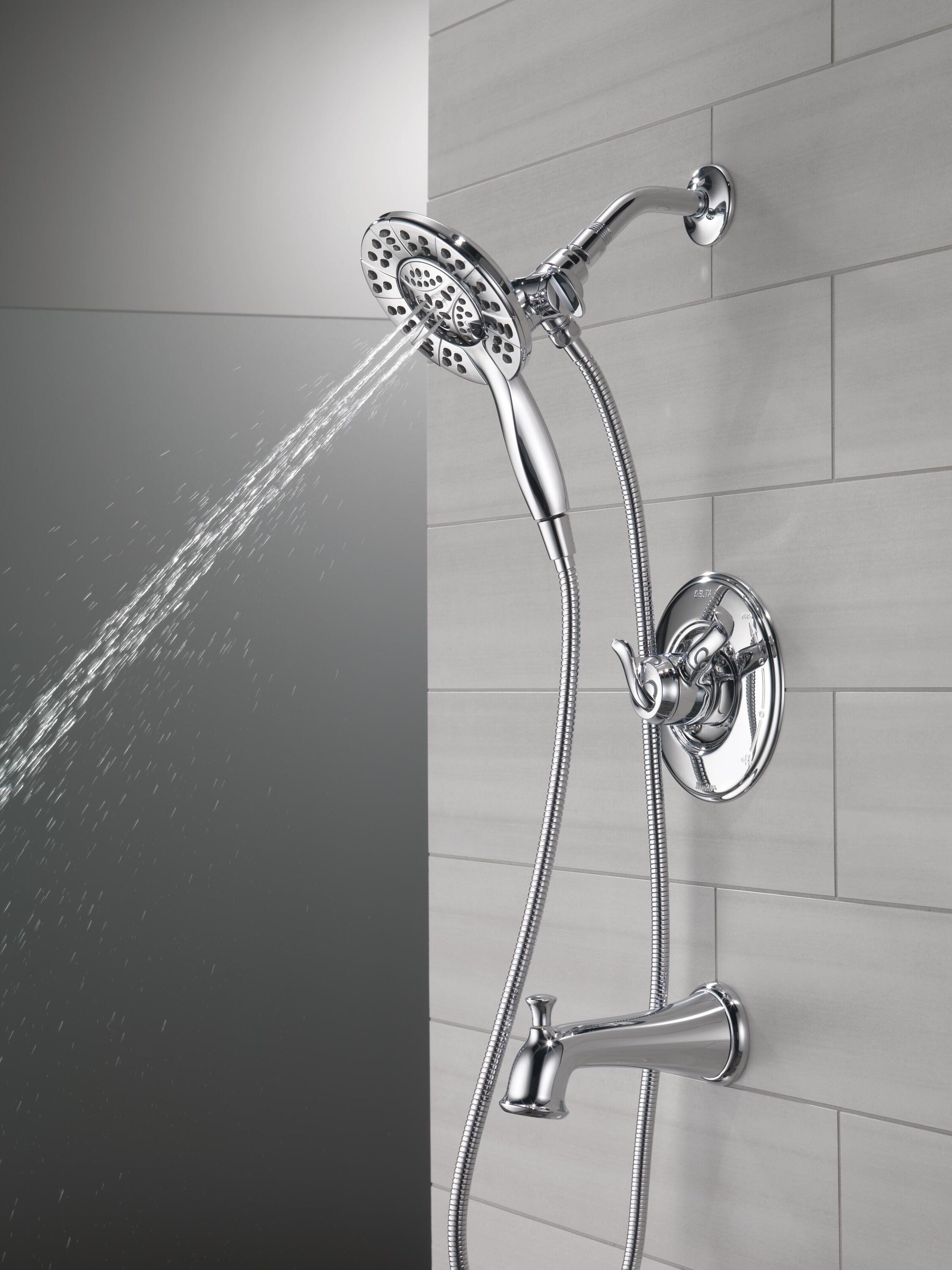 Llave mezcladora para bañera y regadera redonda de 6.1250 pulgadas, multi-función y de doble manija en cromo Delta Linden T17494-I