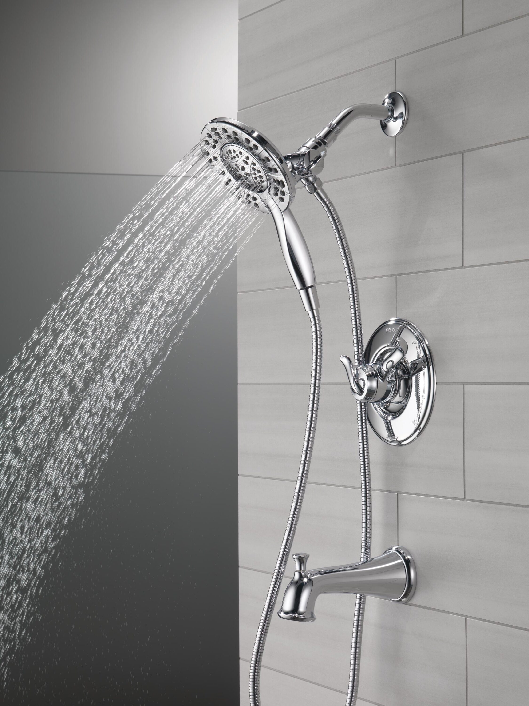 Llave mezcladora para bañera y regadera redonda de 6.1250 pulgadas, multi-función y de doble manija en cromo Delta Linden T17494-I