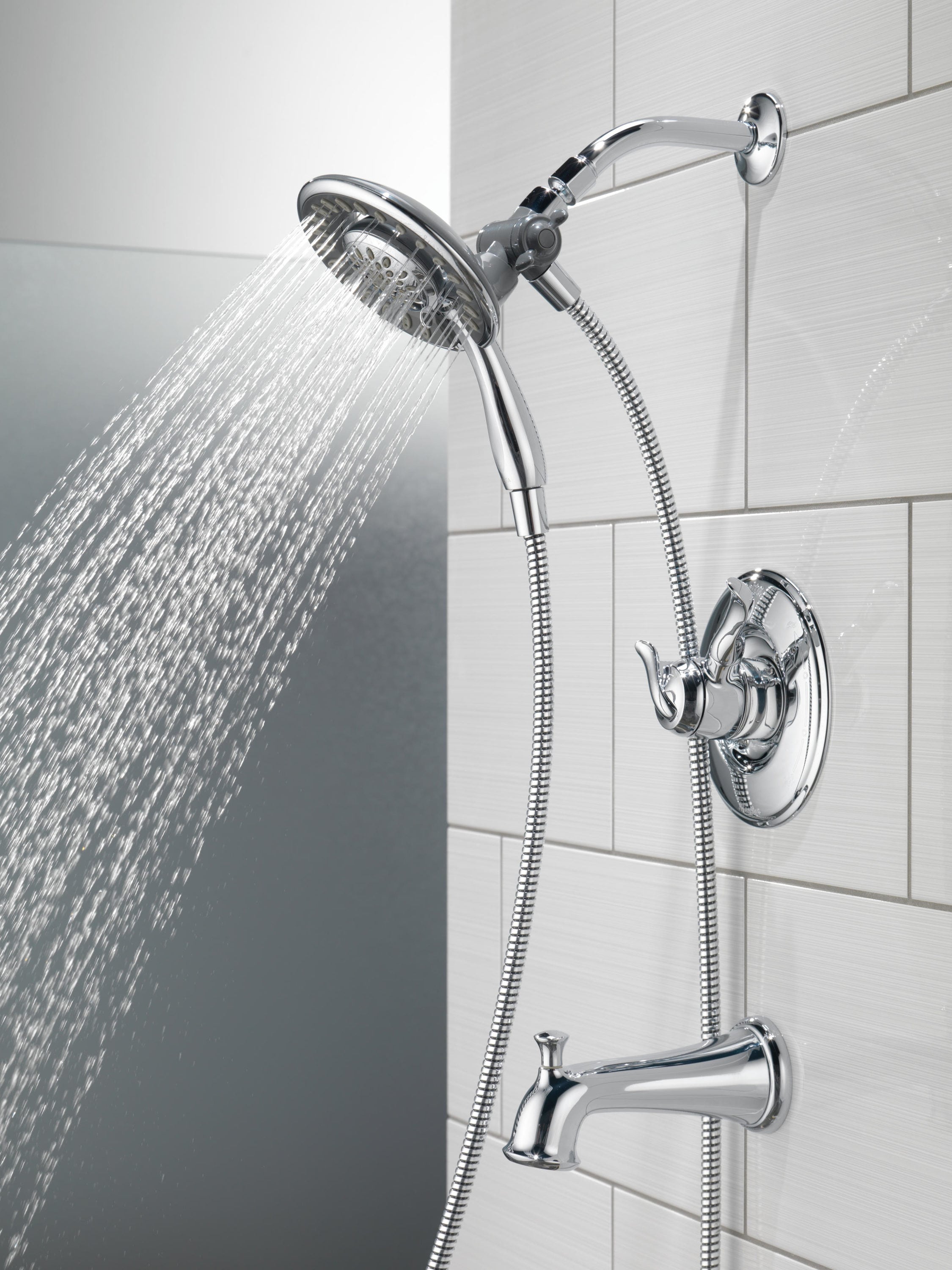 Llave mezcladora para bañera y regadera redonda de 6.1250 pulgadas, multi-función y de doble manija en cromo Delta Linden T17494-I
