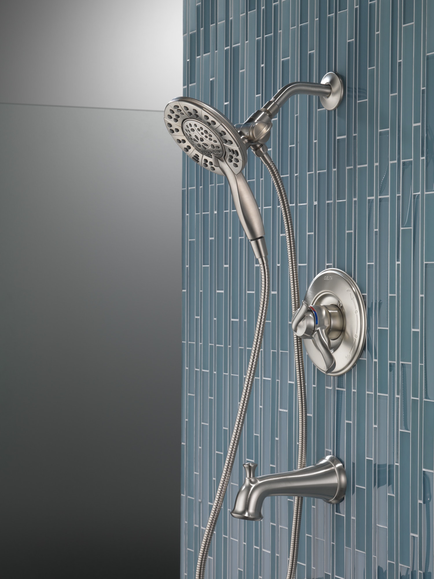 Grifo de bañera y ducha redondo de acero inoxidable Delta Linden con 2 manijas y funciones múltiples de 6.1250 pulgadas - T17494-SS-I