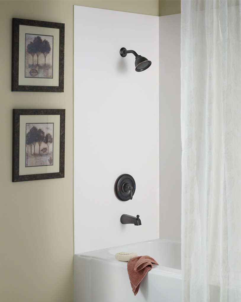 Grifería para bañera y ducha de 1 manija en bronce mediterráneo de Moen Caldwell con función única de 4 pulgadas, modelo 82496EPBRB