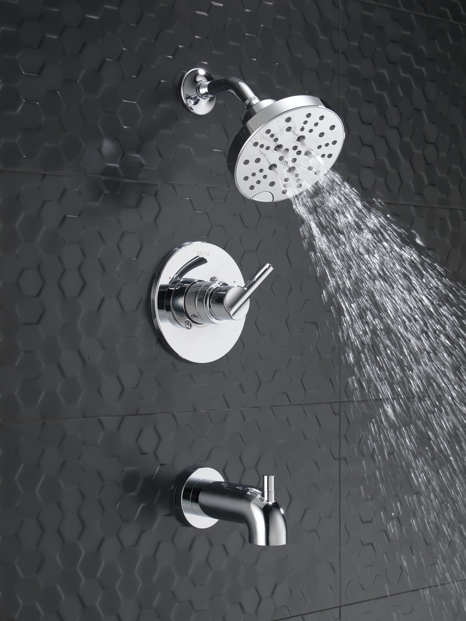 Grifo para bañera y ducha redonda multifunción de 6 pulgadas con una manija en cromo Delta Nicoli con válvula 144749.