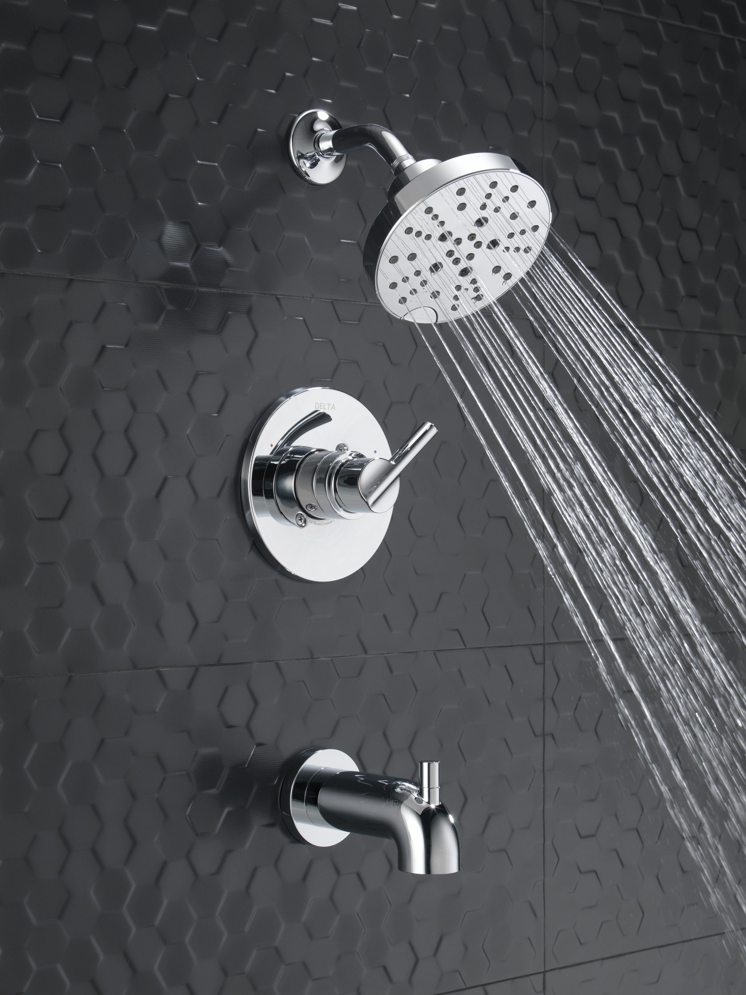 Grifo para bañera y ducha redonda multifunción de 6 pulgadas con una manija en cromo Delta Nicoli con válvula 144749.