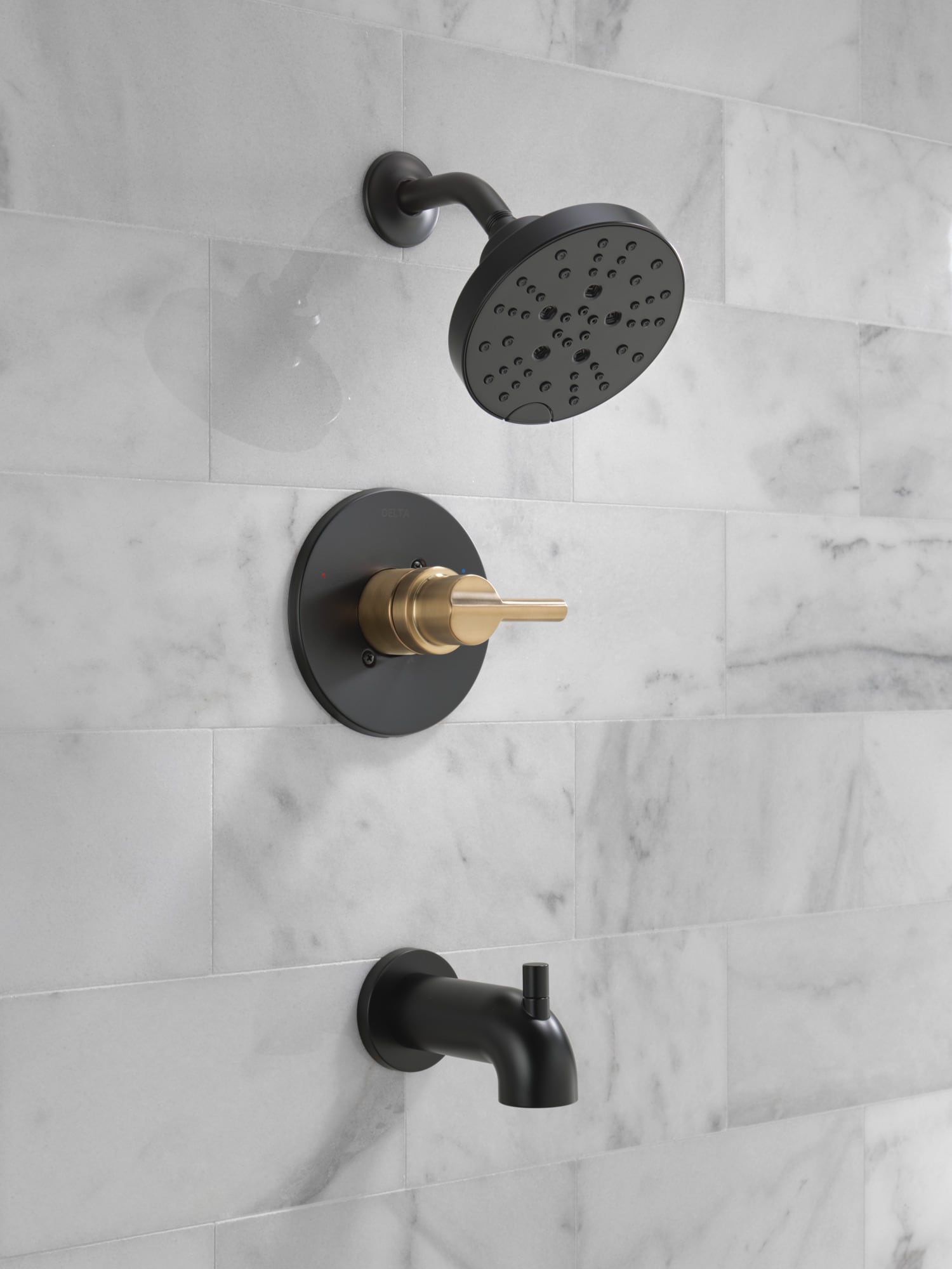 Grifo de bañera y regadera redonda de 6 pulgadas con una sola llave y funciones múltiples en negro Delta Nicoli con válvula 144749-GZ