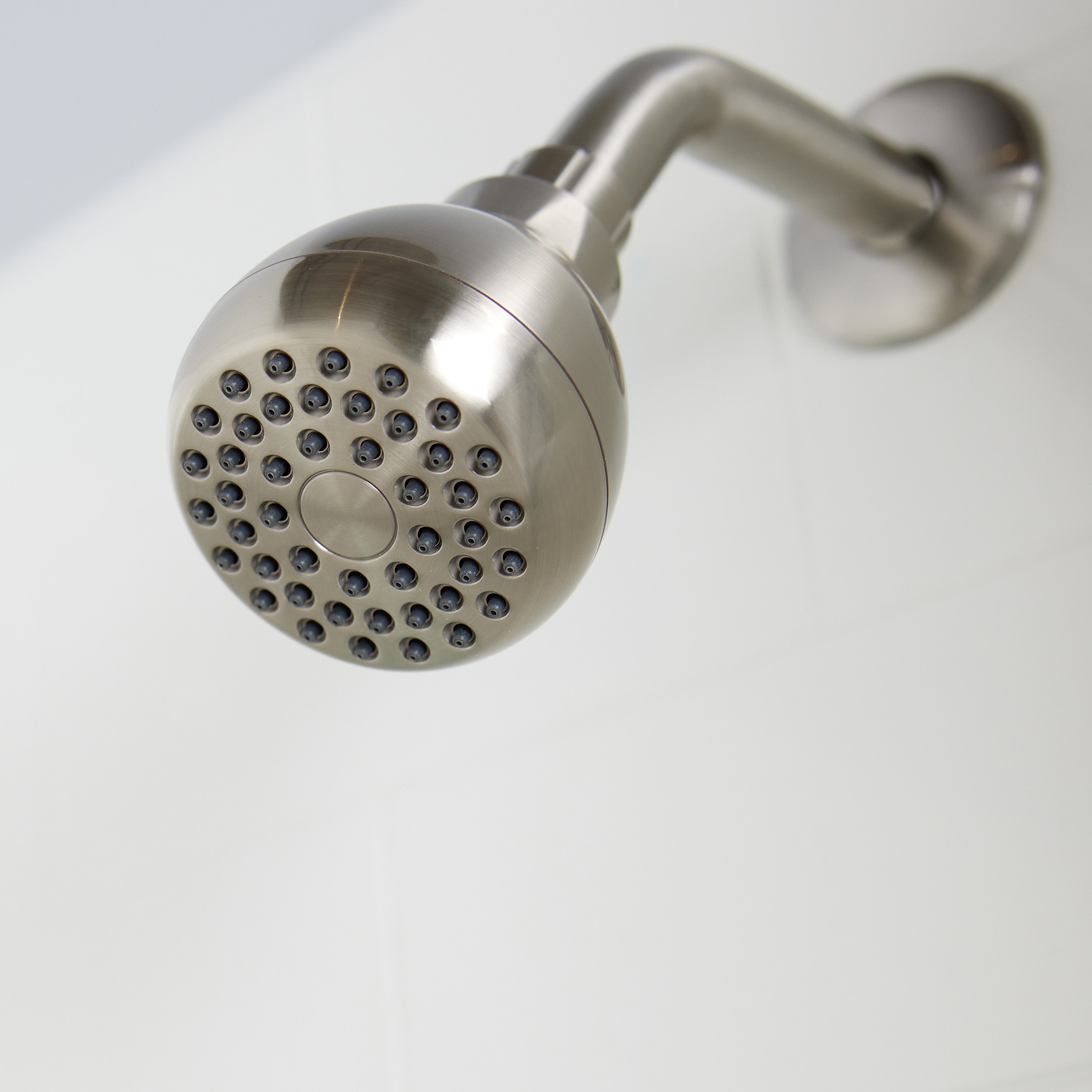 Grifo para bañera y regadera de una manija y función única, de níquel cepillado, de 2.75 pulgadas, de la línea Project Source Dover con válvula F11A4503NP.