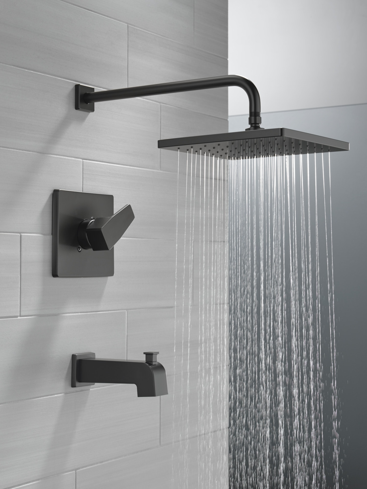 Grifo de bañera y regadera cuadrado de 10 pulgadas con un solo mango en negro mate moderno Delta T14468-BL-PP