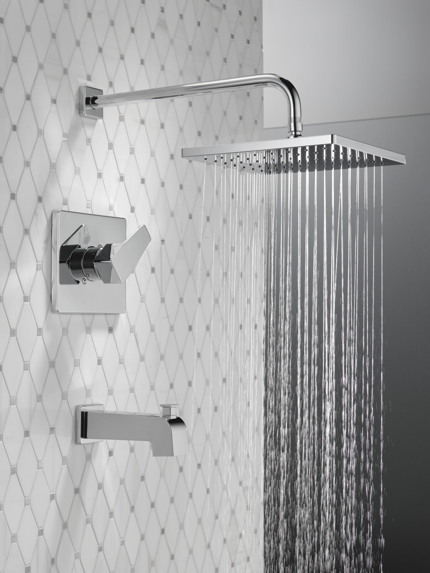 Grifo de bañera y ducha cuadrado de 10 pulgadas con un solo mango y función única en cromo moderno Delta T14468-PP