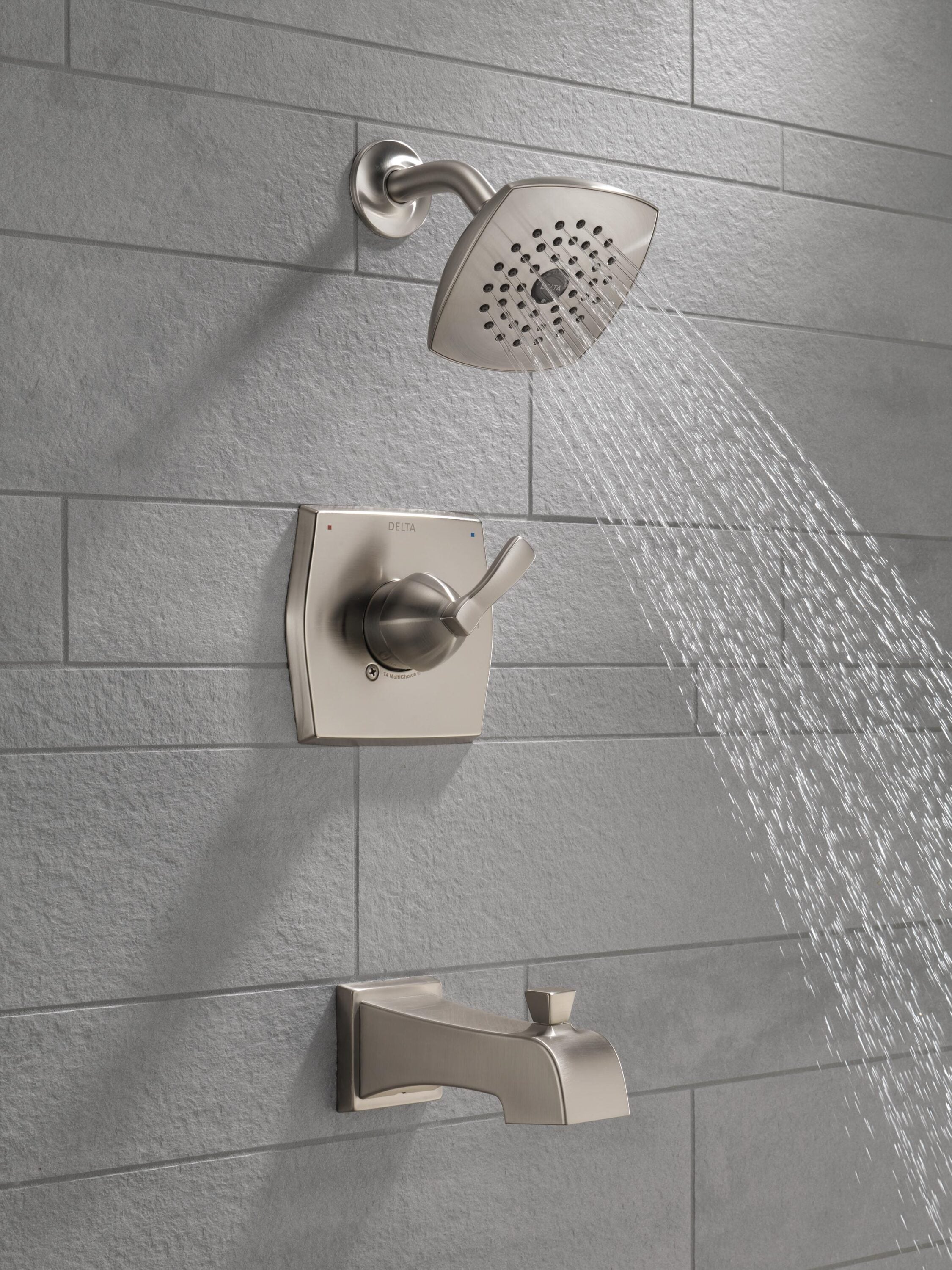 Grifo de bañera y ducha redondo de acero inoxidable Delta Flynn con mango único y función sencilla de 5.25 pulgadas con válvula 144768C-SS