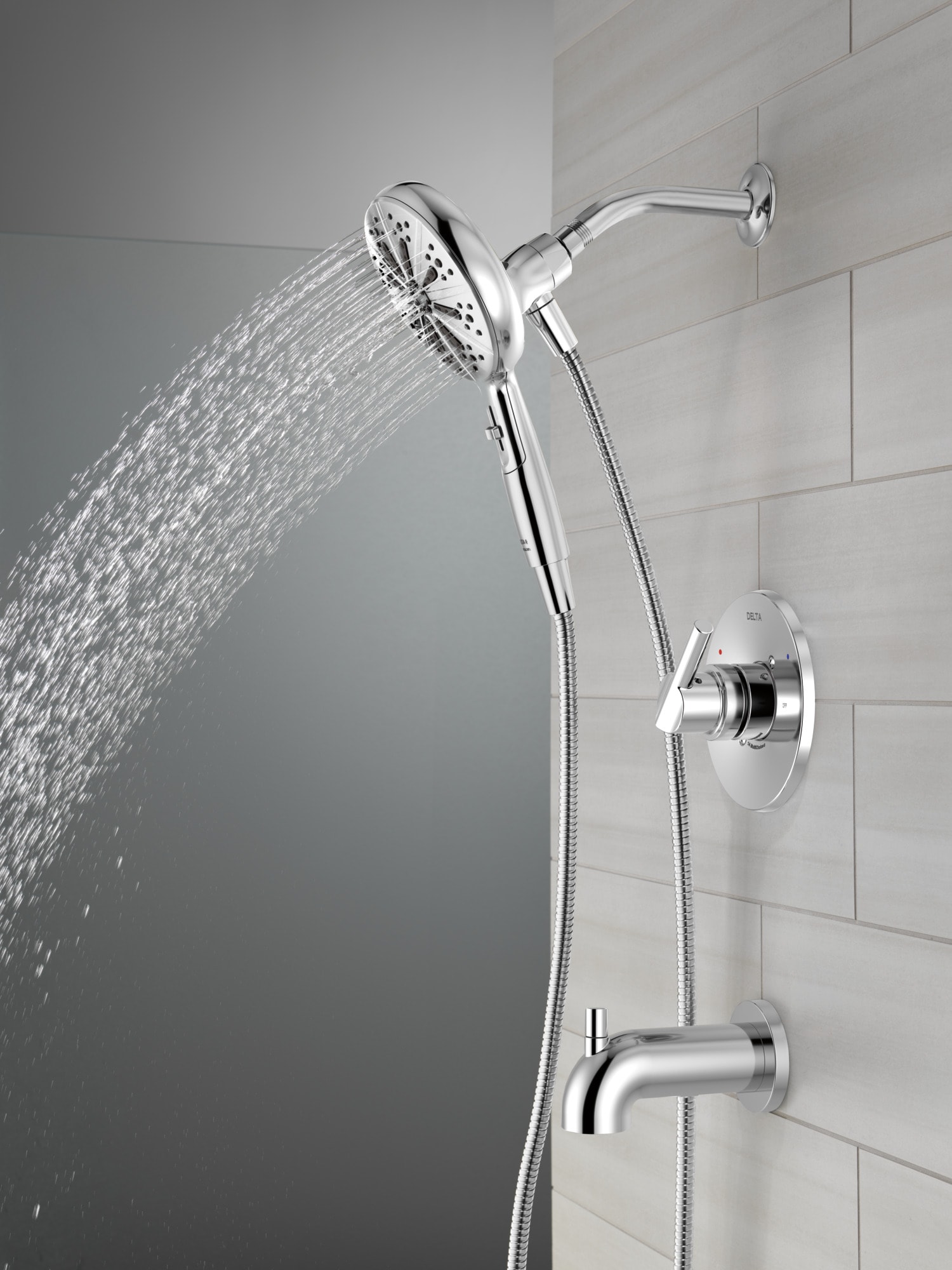 Llave Mezcladora para Tina y Ducha con Acabado en Cromo Pulido de Mango Único y Función Múltiple de 6.5 pulgadas de Diámetro de la Marca Delta con Válvula 144749-HS