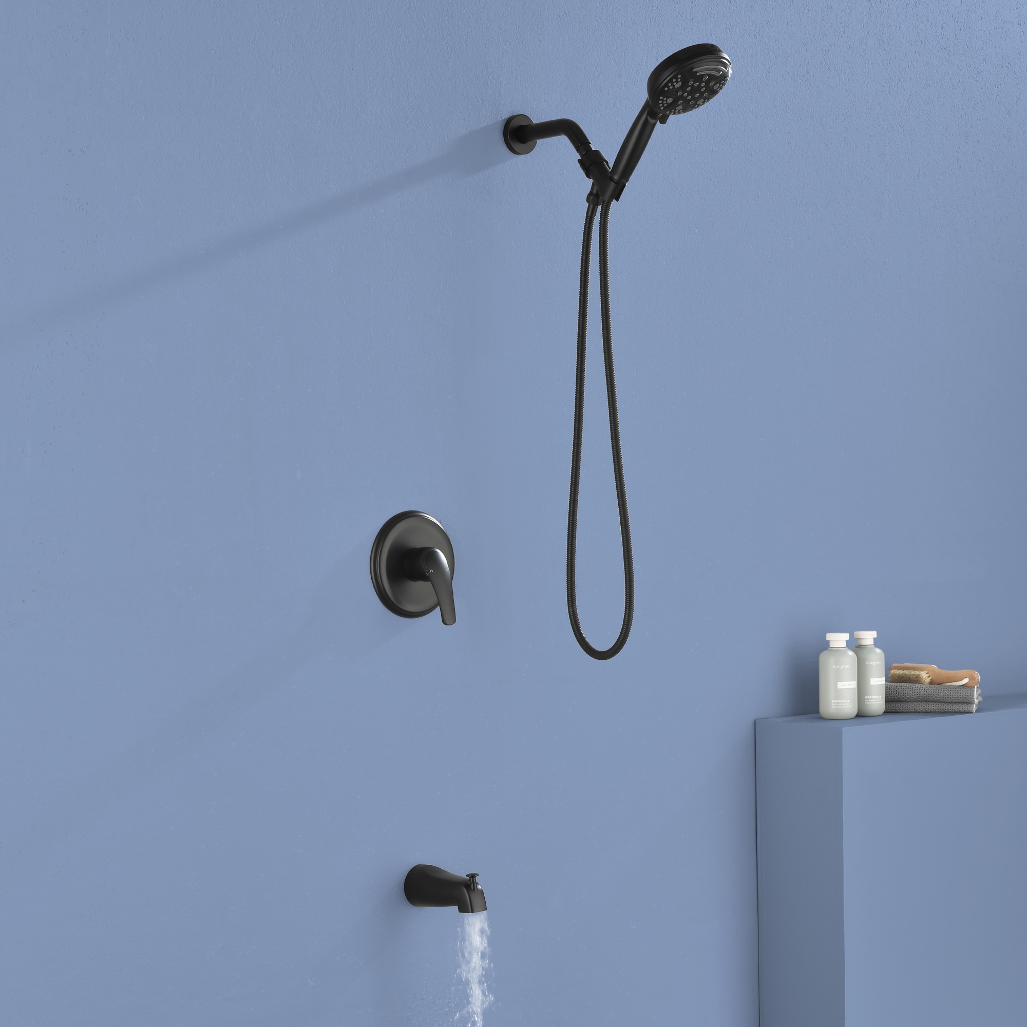 Grifo para bañera y ducha redonda de 5 pulgadas con acabado mate negro y válvula de un mango WELLFOR WA4003MB02