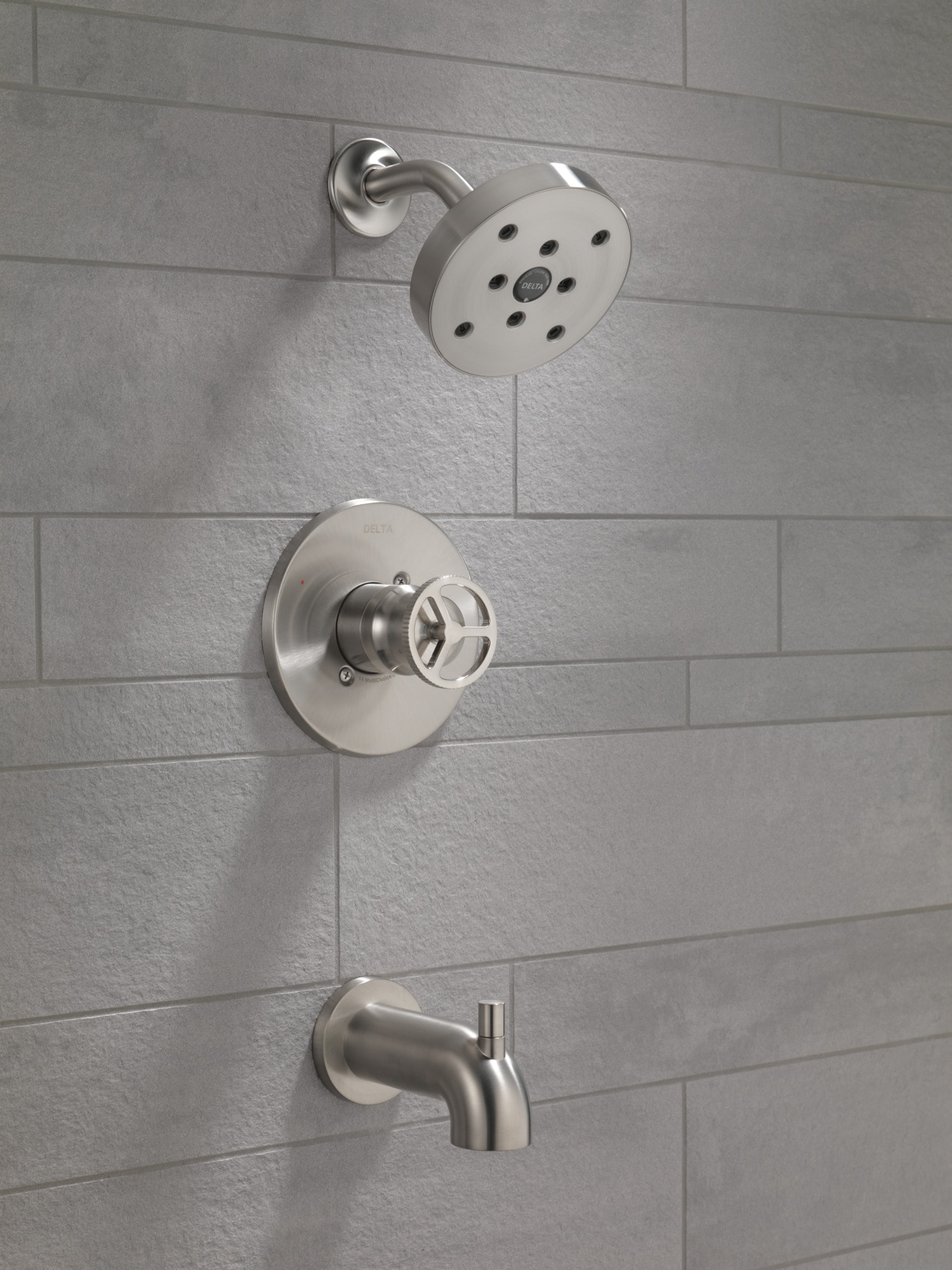 Grifo de bañera y ducha redondo de acero inoxidable Delta Trinsic con 1 manija y función única de 5.41 pulgadas T14458-SS