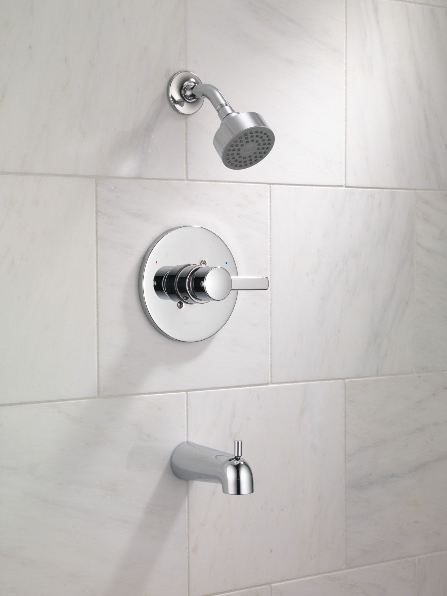 Grifo de bañera y ducha redondo de 2.1875 pulgadas con manija cromada de una sola función Apex de Peerless