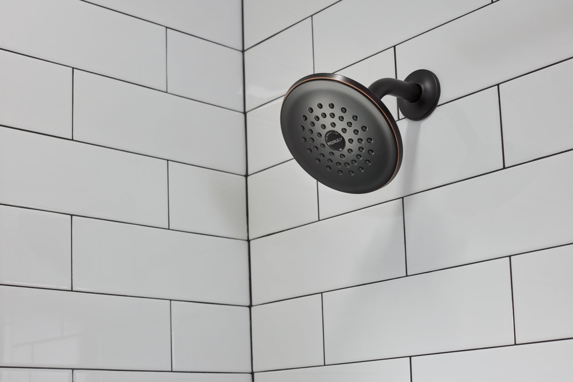 Grifo de bañera y ducha redondo de 5.938 pulgadas, de un solo mango y función única en bronce aceitado - Peerless Elmhurst PTT14465-OB