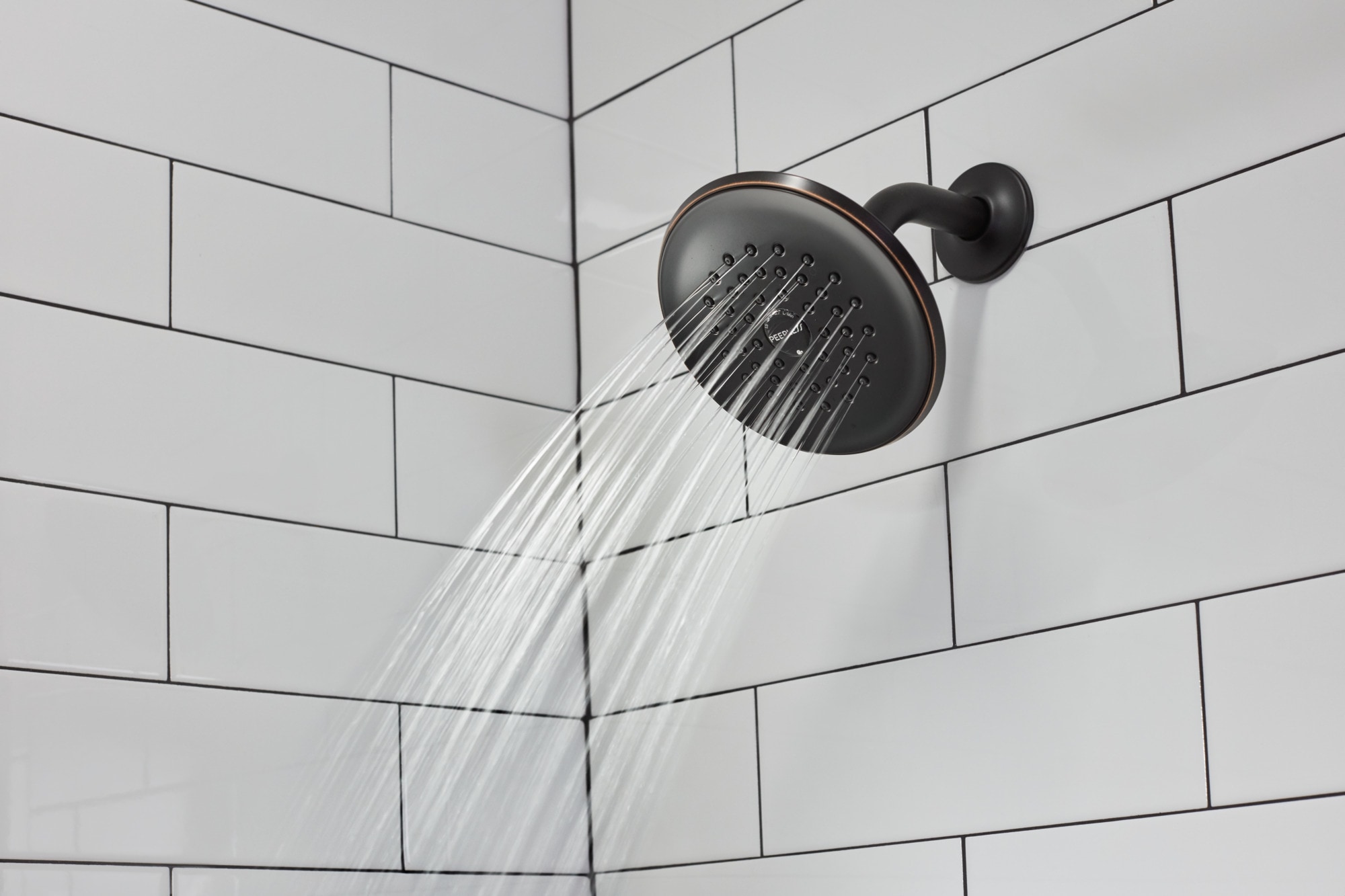 Grifo de bañera y ducha redondo de 5.938 pulgadas, de un solo mango y función única en bronce aceitado - Peerless Elmhurst PTT14465-OB
