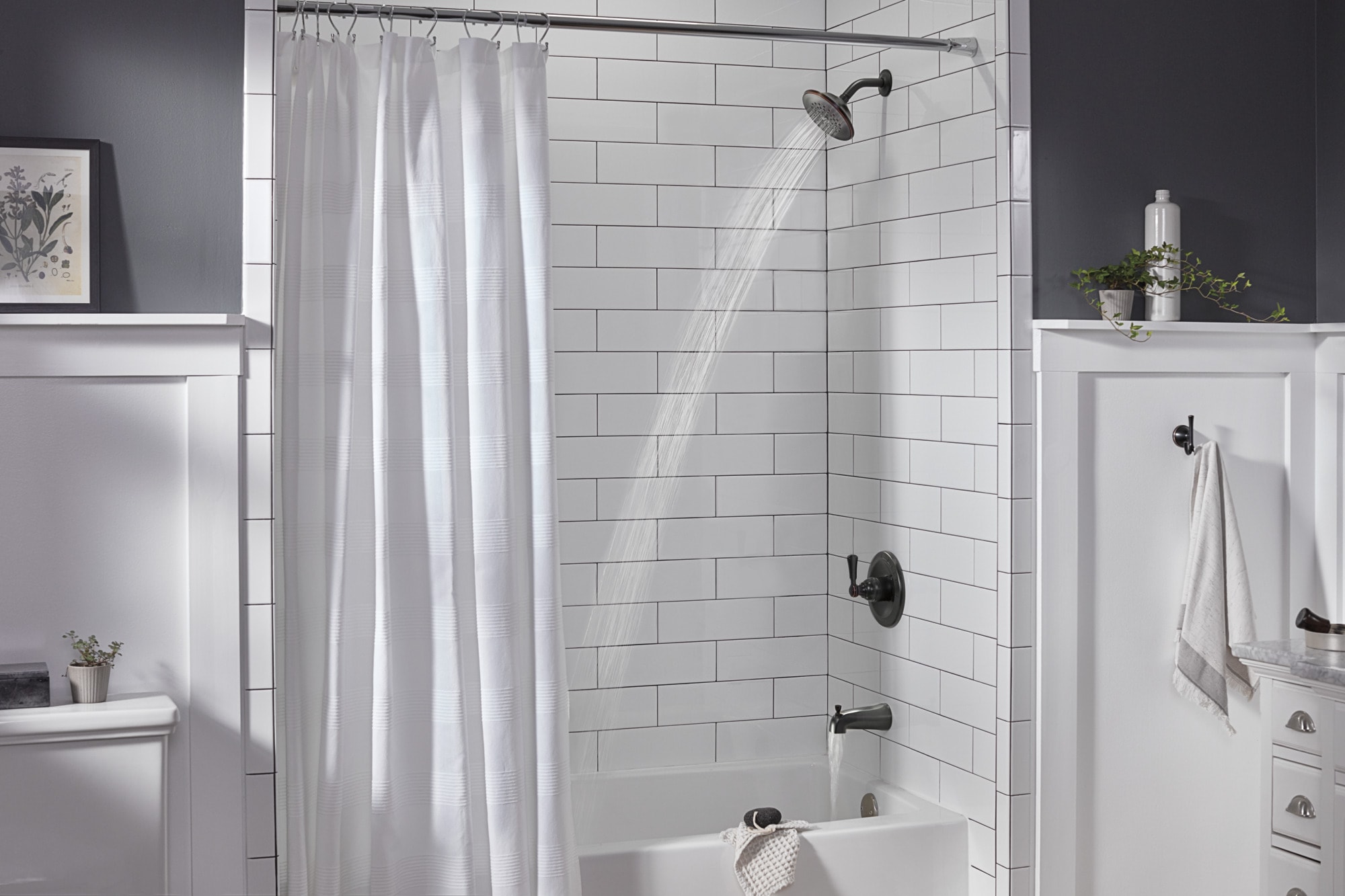 Grifo de bañera y ducha redondo de 5.938 pulgadas, de un solo mango y función única en bronce aceitado - Peerless Elmhurst PTT14465-OB