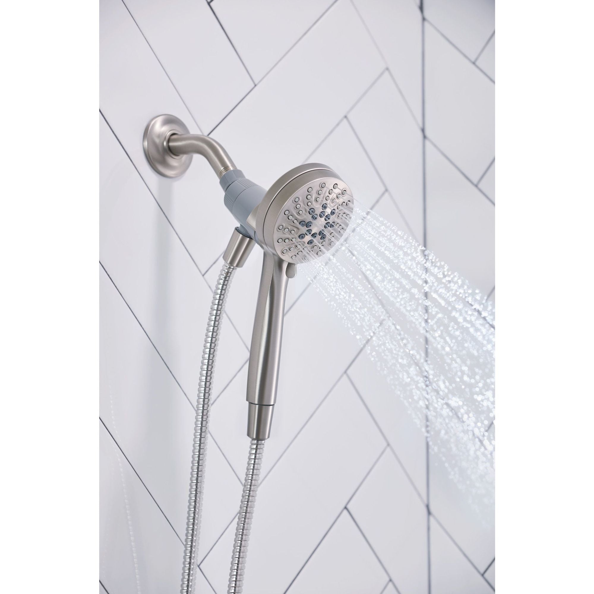 Mezcladora de bañera y ducha redonda de 3.75 pulgadas con acabado en níquel cepillado resistente a manchas de Moen