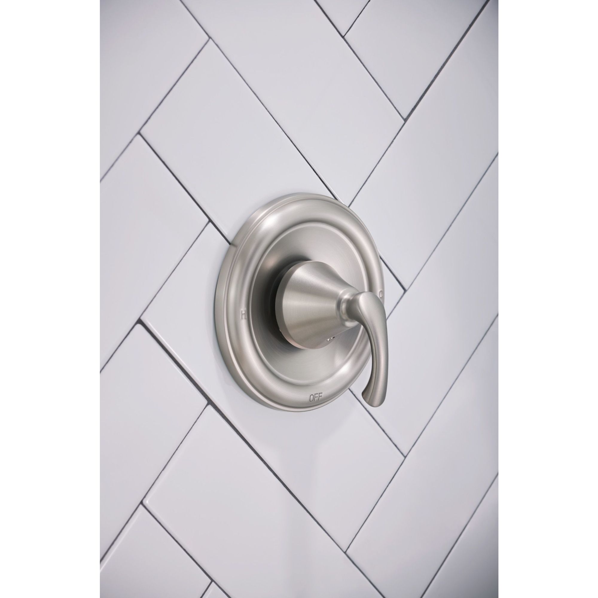 Mezcladora de bañera y ducha redonda de 3.75 pulgadas con acabado en níquel cepillado resistente a manchas de Moen