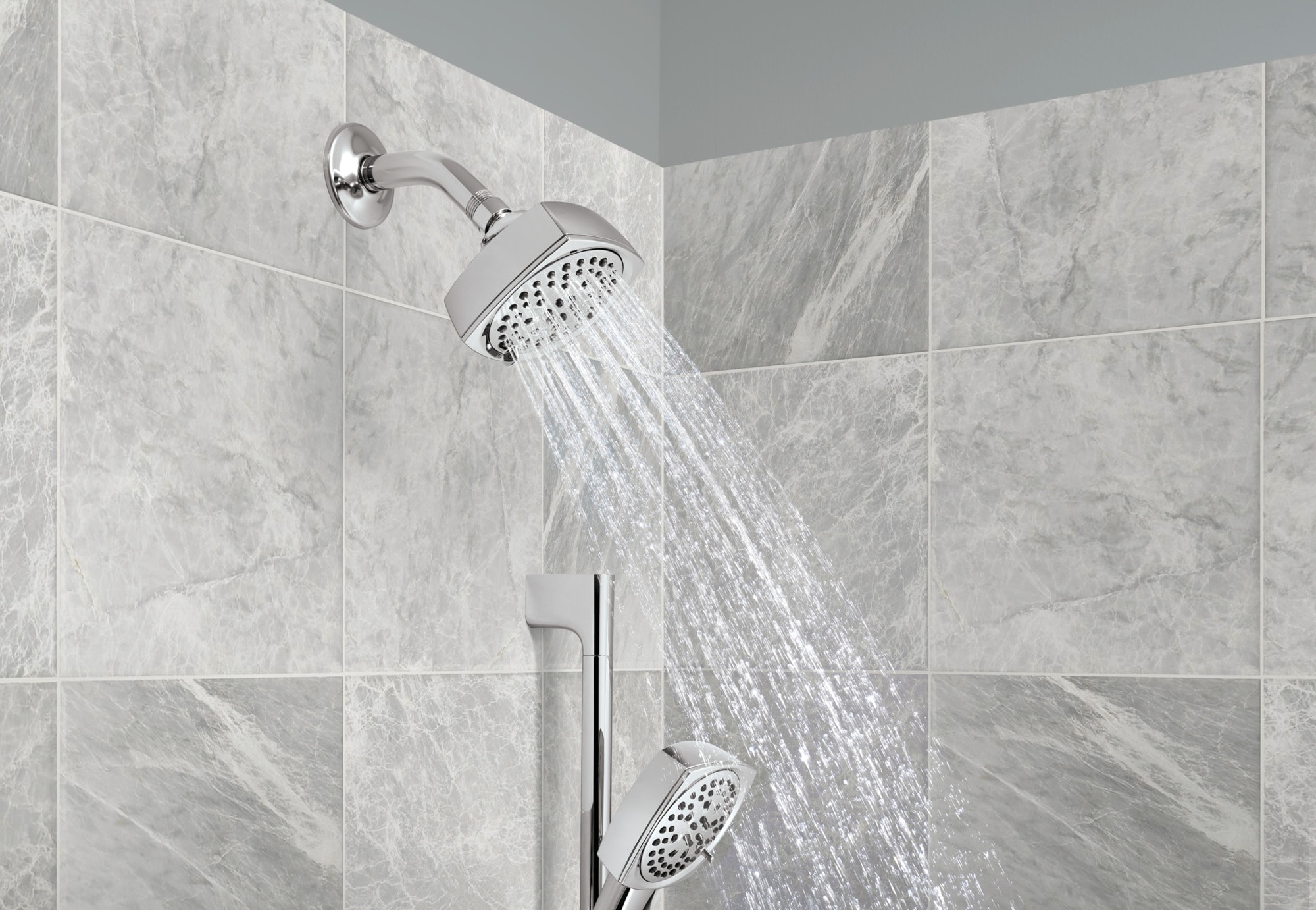 Grifo de bañera y regadera multi-función de 1 manija en cromo Peerless Ezra de 4 pulgadas