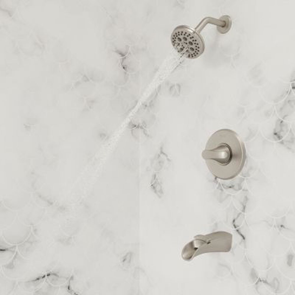 Grifo para bañera y regadera redondo de 4.56 pulgadas con válvula y función múltiple de 1 mango en níquel cepillado resistente a las manchas Jaida Pfister