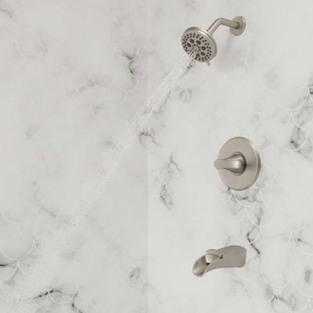 Grifo para bañera y regadera redondo de 4.56 pulgadas con válvula y función múltiple de 1 mango en níquel cepillado resistente a las manchas Jaida Pfister