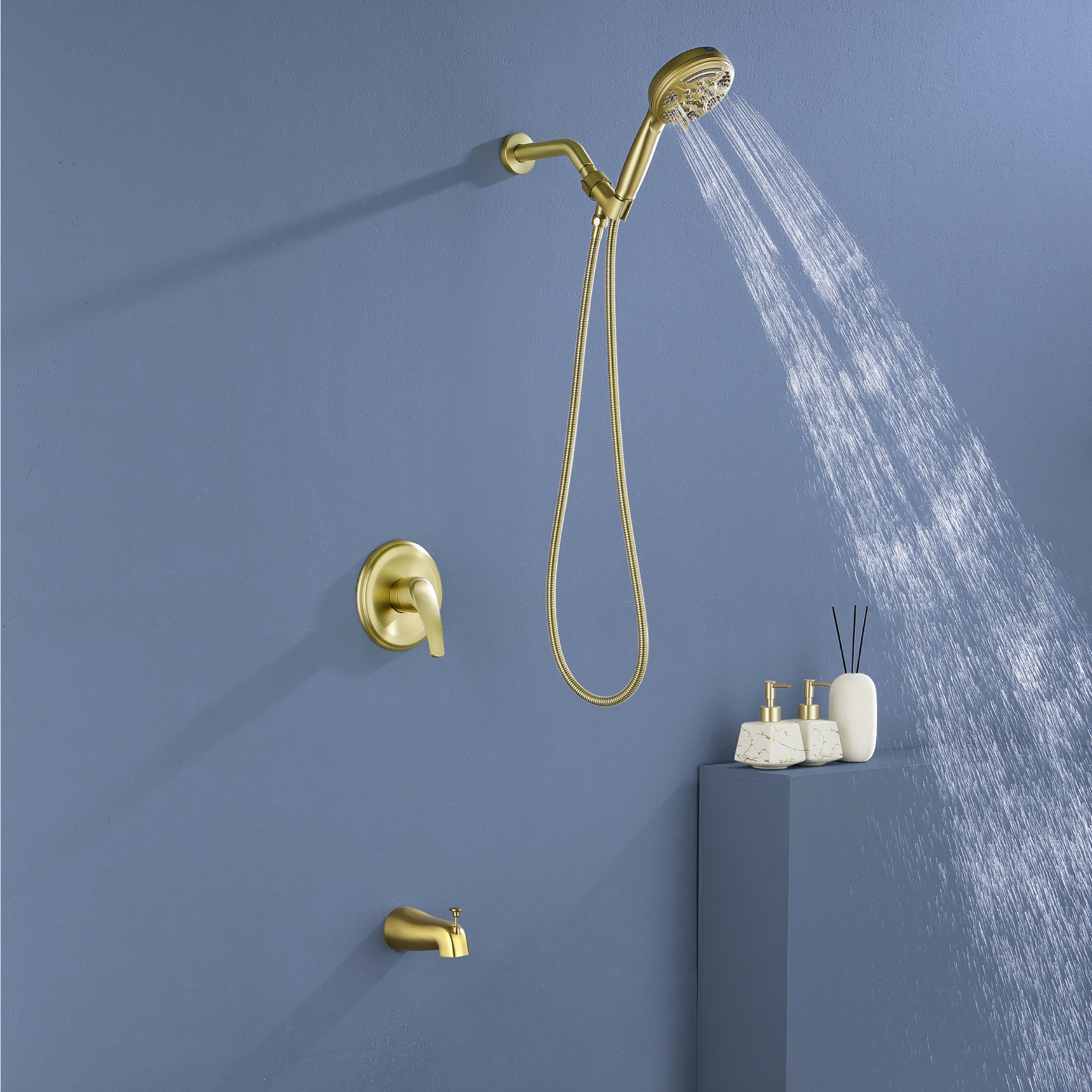Grifería de Bañera y Ducha de ORO Cepillado con 1 Mango, 5 Pulgadas, tipo Manual, modelo WA4026MB01 de WELLFOR.