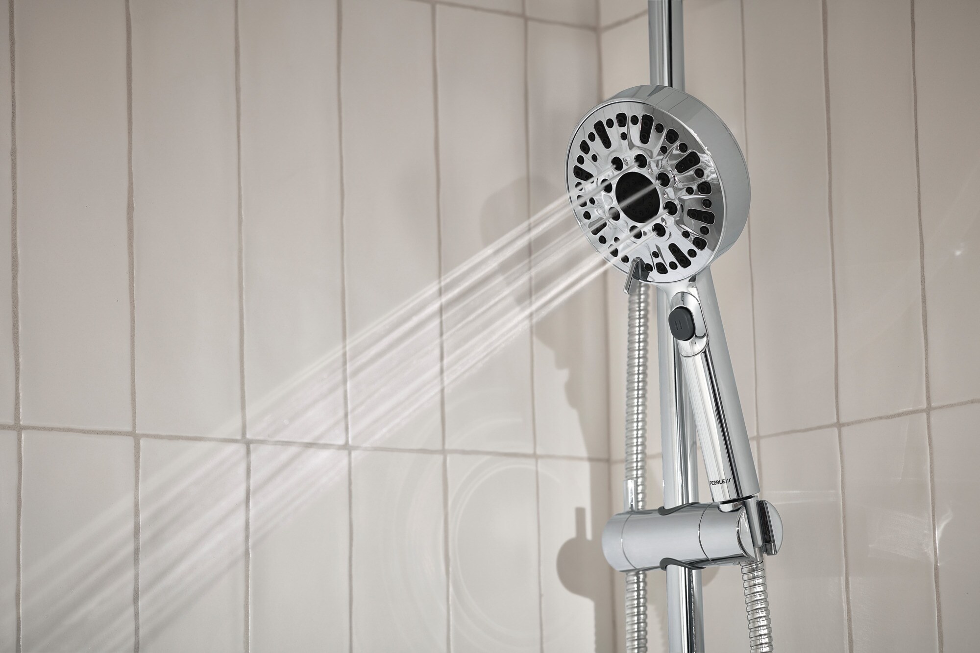 Grifería para bañera redonda multiusos cromada de la marca Peerless Precept Vendida por separado con válvula P62447