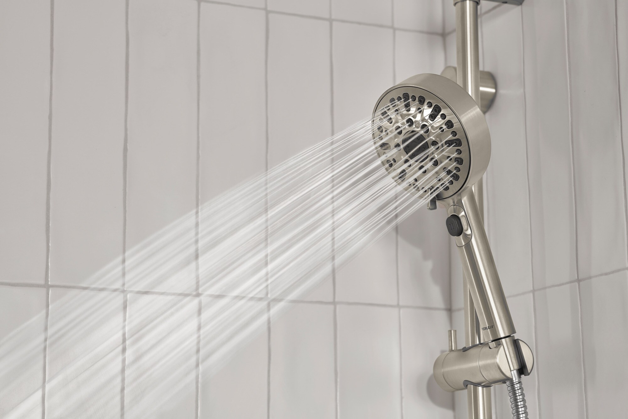 Mezcladora para bañera y regadera redonda de 4.562 pulgadas, multifuunción, estilo niquel cepillado, de la marca Peerless Precept, se vende por separado, con válvula incluida P62447-BN.