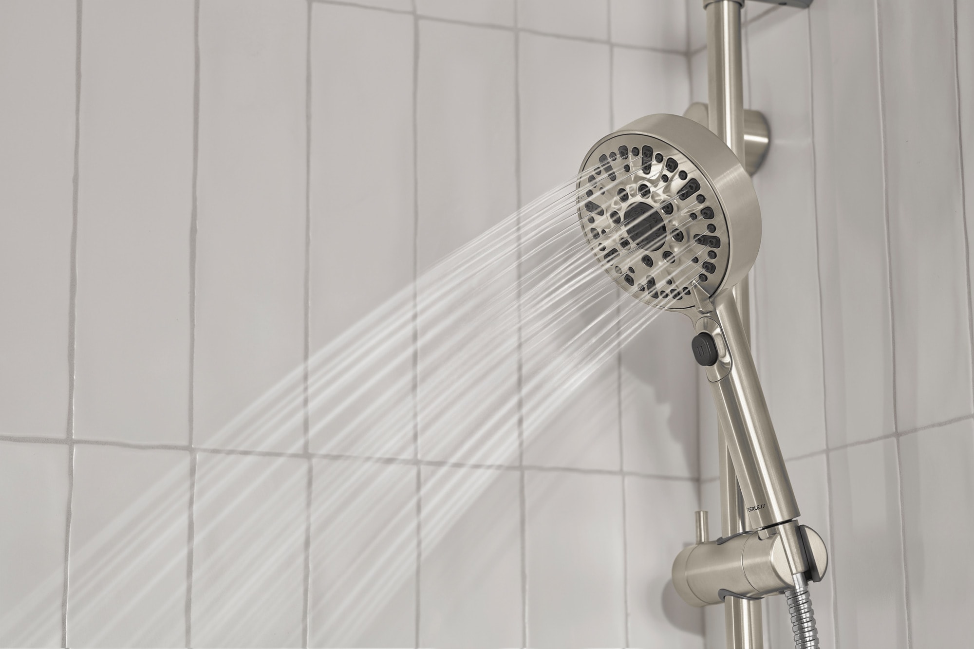Mezcladora para bañera y regadera redonda de 4.562 pulgadas, multifuunción, estilo niquel cepillado, de la marca Peerless Precept, se vende por separado, con válvula incluida P62447-BN.