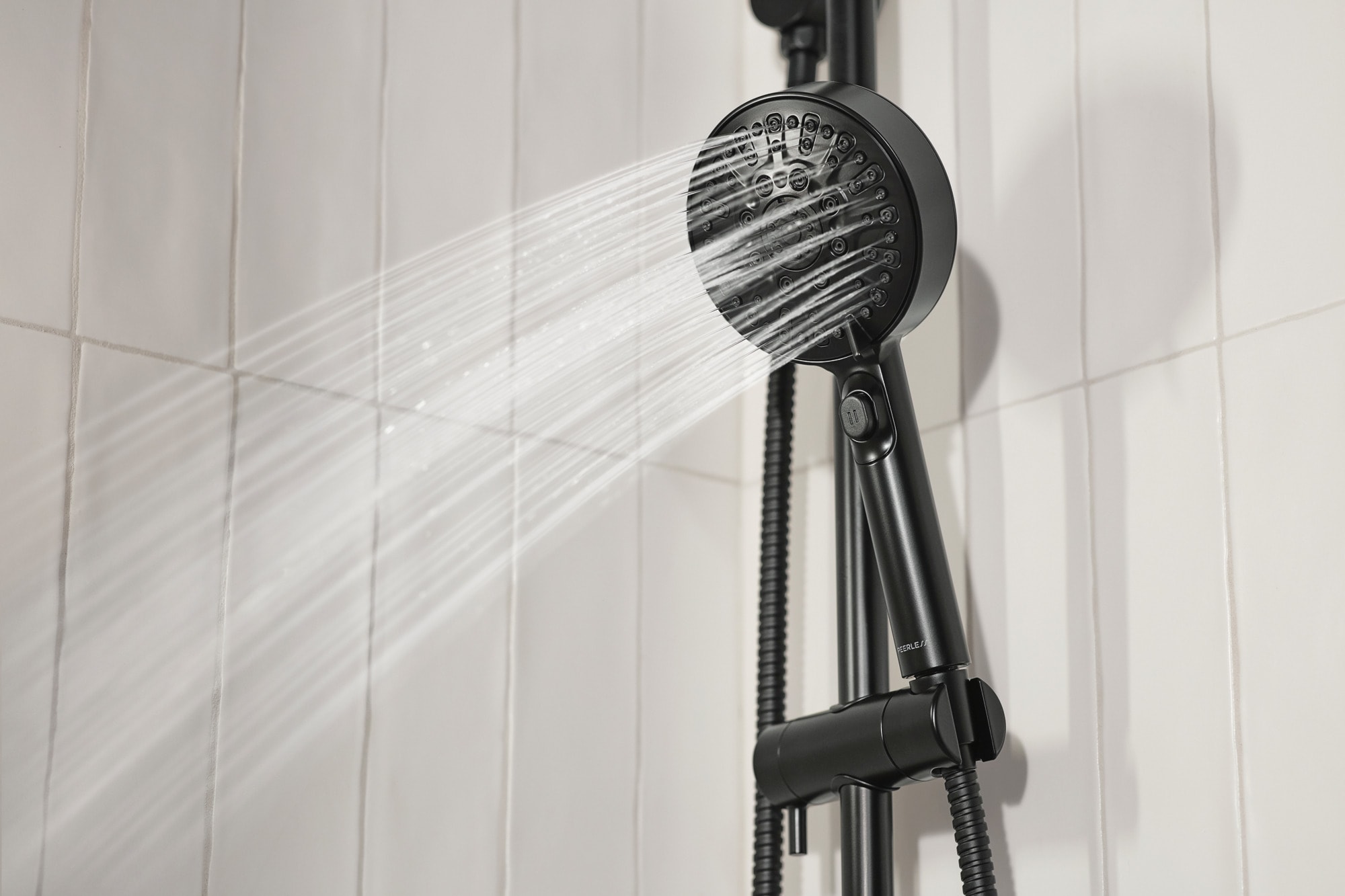 Precept Negro Mate de Primera Calidad Vendido por Separado Mezcladora de Bañera y Ducha Redonda Multifuncional de 4.562 Pulgadas con Válvula P62447-BL