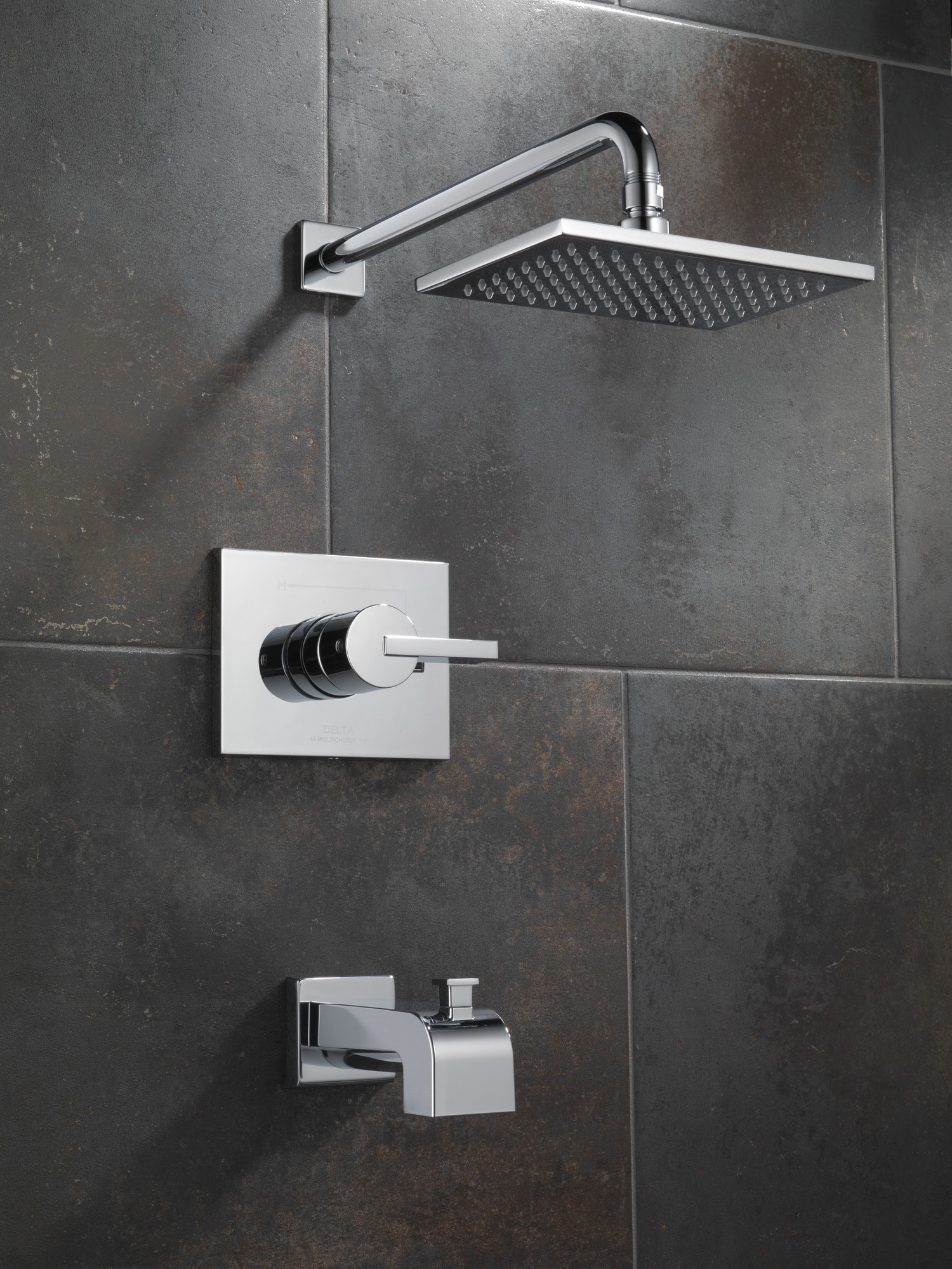 Grifo y regadera de bañera cuadrada de 5.7 pulgadas de función única con 1 manija en cromo Delta Vero T14453-WE