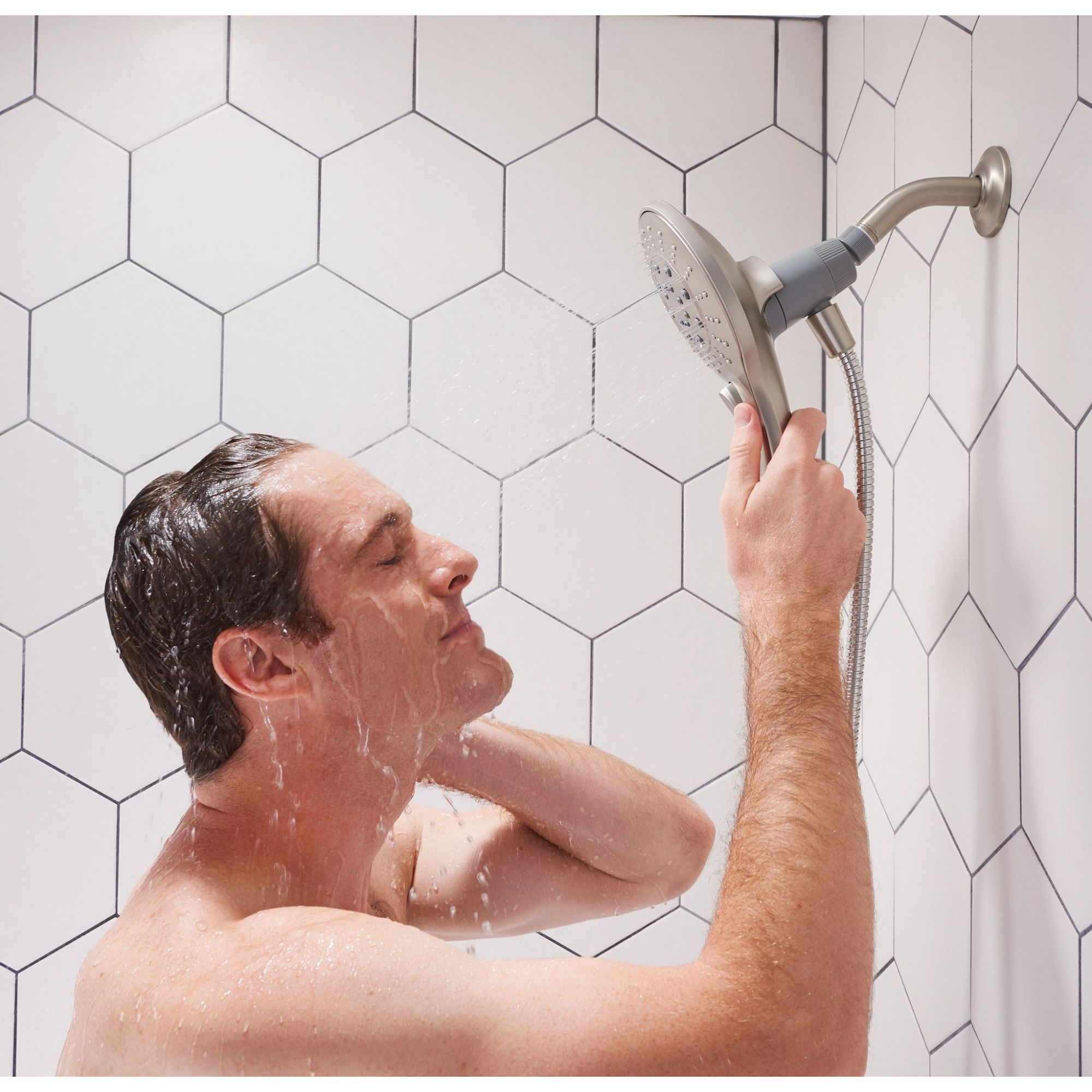 Grifo para bañera y ducha multifunción en níquel cepillado resistente a las manchas de Moen (válvula no incluida) Se vende por separado 26115SRN