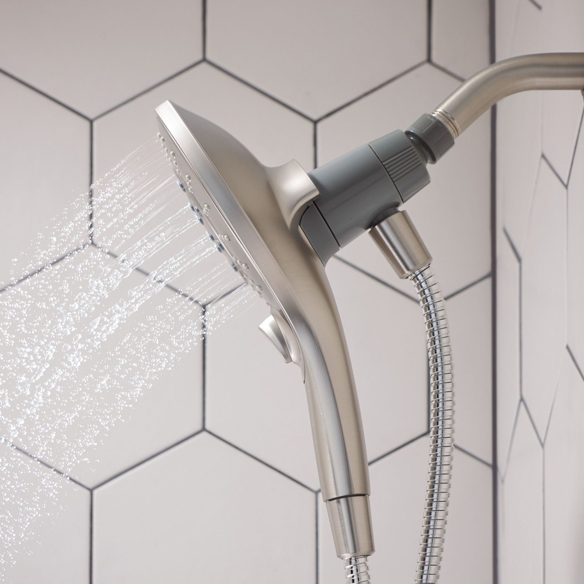 Grifo para bañera y ducha multifunción en níquel cepillado resistente a las manchas de Moen (válvula no incluida) Se vende por separado 26115SRN