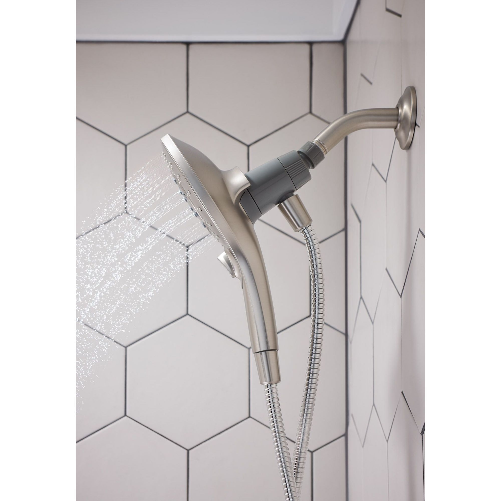 Grifo para bañera y ducha multifunción en níquel cepillado resistente a las manchas de Moen (válvula no incluida) Se vende por separado 26115SRN