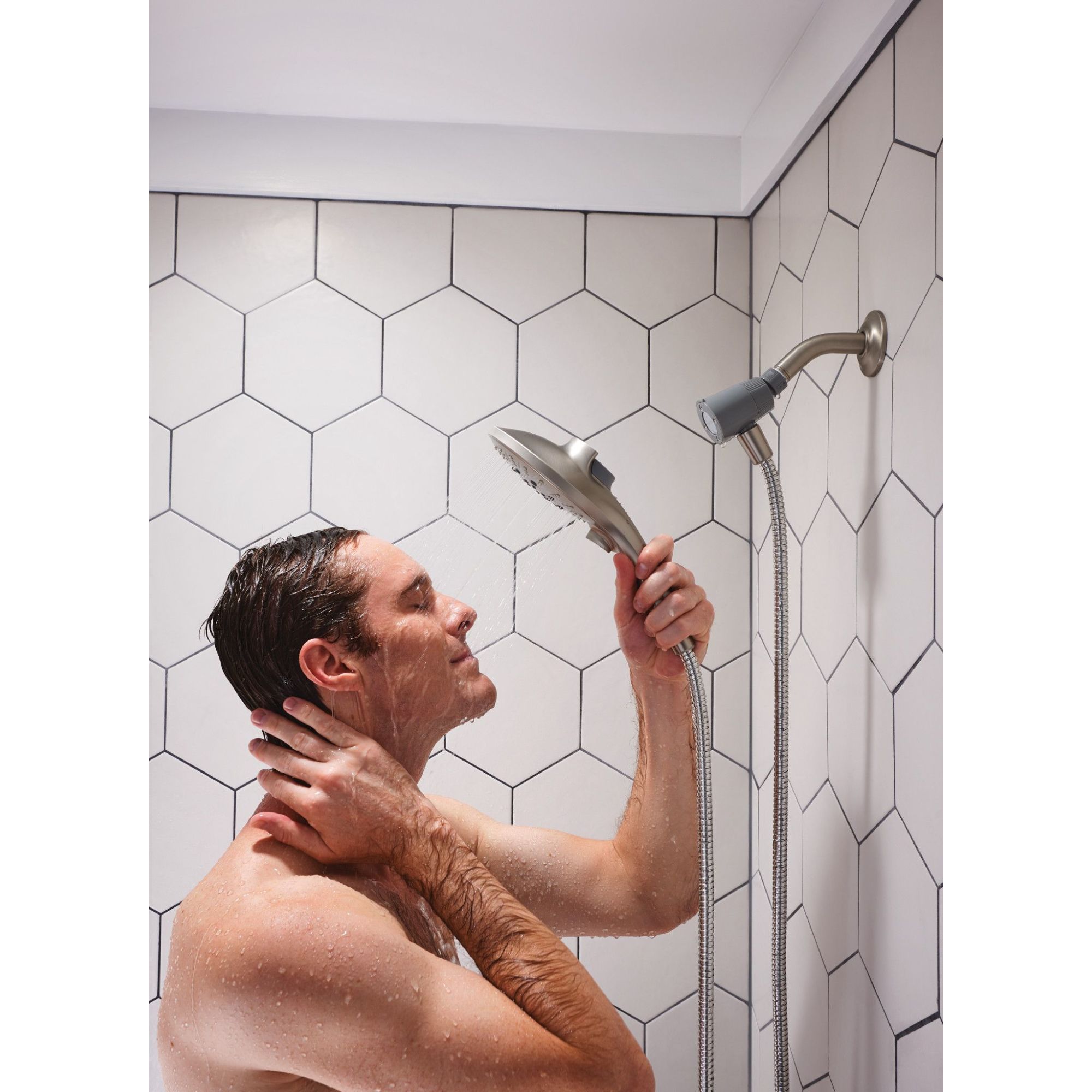 Grifo para bañera y ducha multifunción en níquel cepillado resistente a las manchas de Moen (válvula no incluida) Se vende por separado 26115SRN