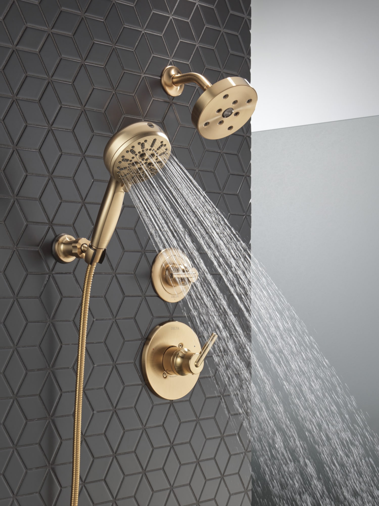 Grifo de ducha redondo de 5.4 pulgadas con acabado Champagne Bronze de un solo mango y función única de Delta Trinsic T14259-CZ