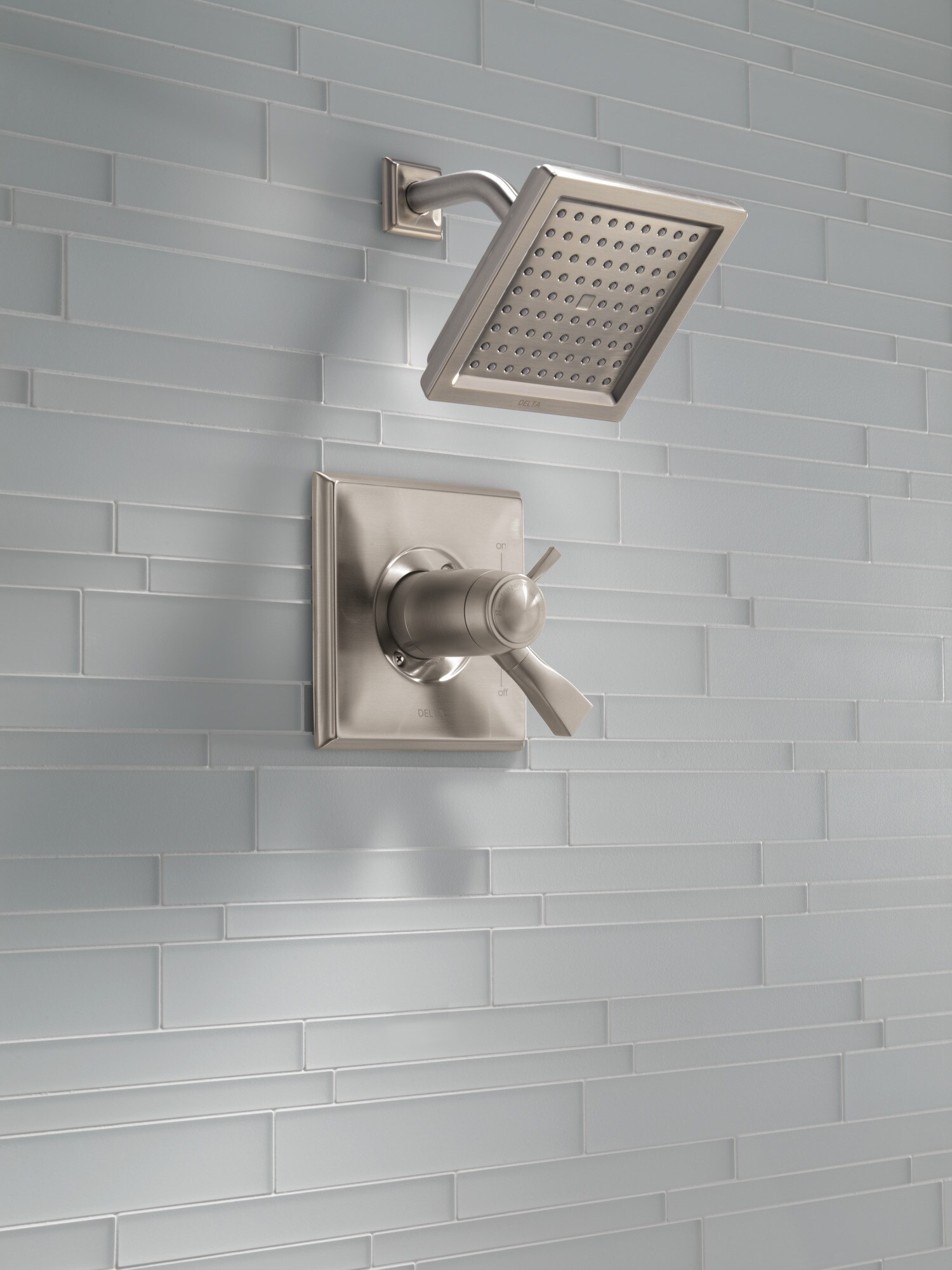 Válvula de Grifo de Ducha Cuadrada de Acero Inoxidable de 6.5625 pulgadas con Termostato y 2 Manijas Delta Dryden incluido T17T251-SS