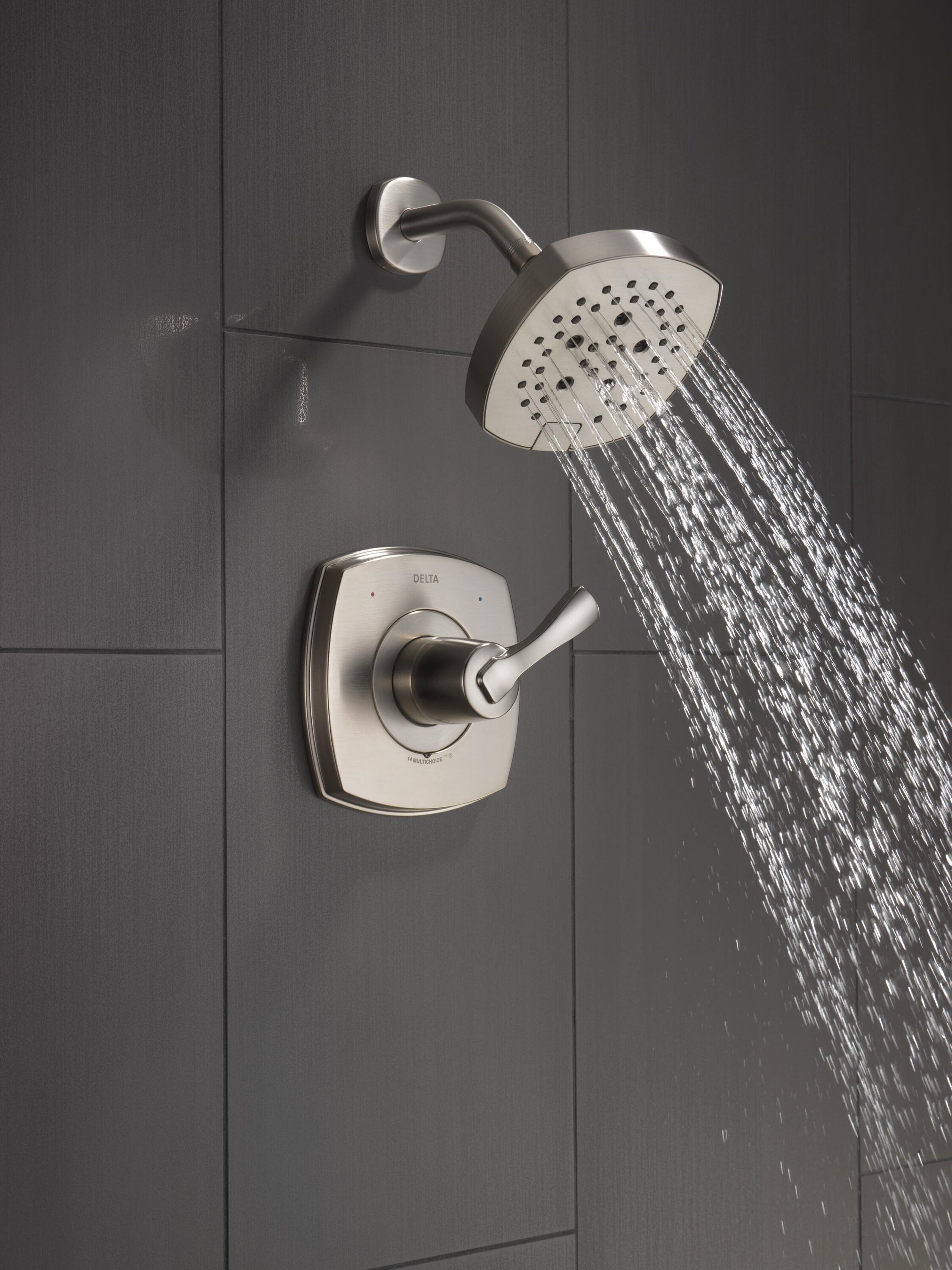 Grifo redondo de ducha de acero inoxidable con recubrimiento Lumicoat de 7.0 pulgadas de función múltiple de una manija Delta Stryke T14276-SS-PR.