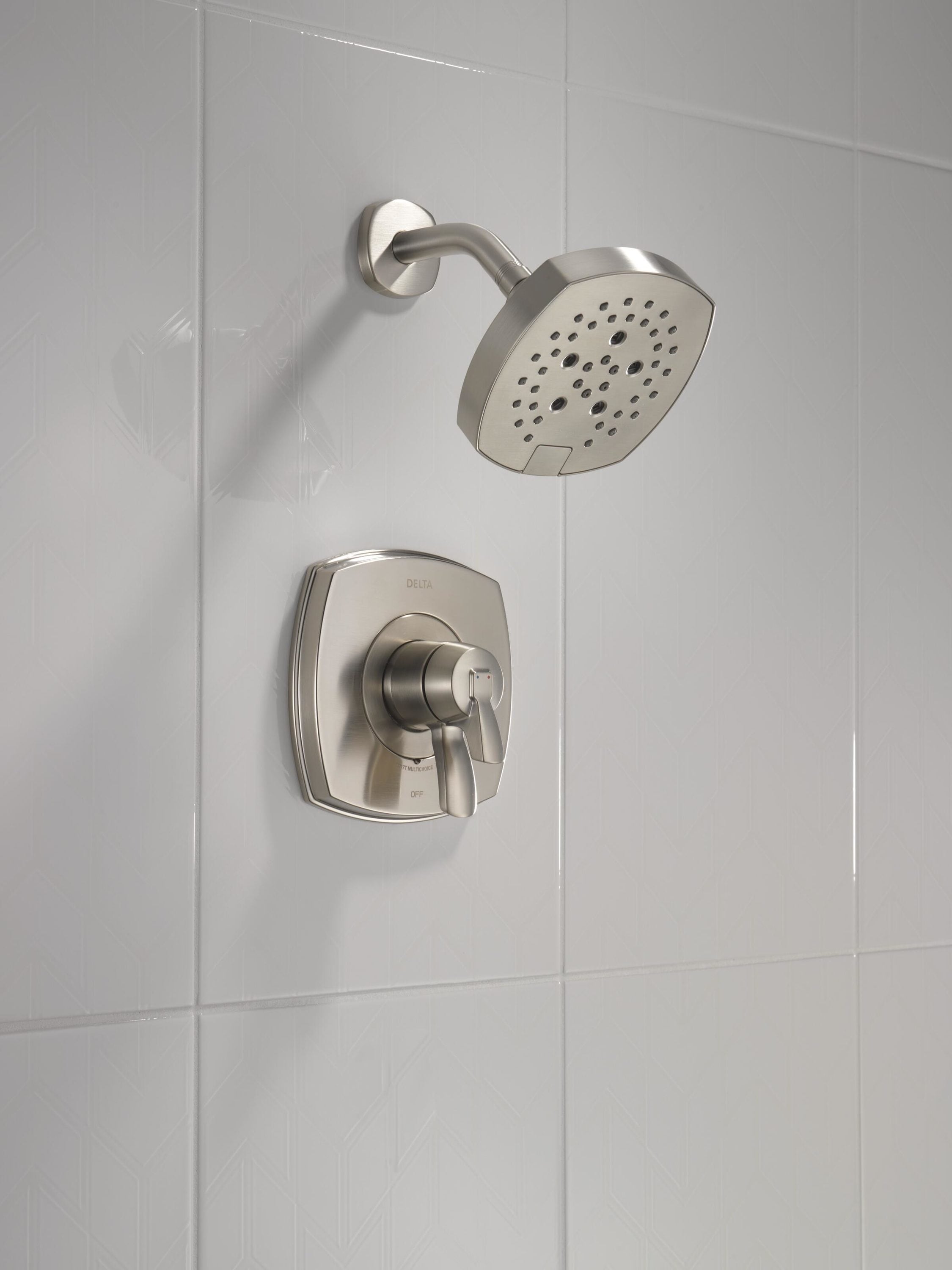 Grifo de ducha redondo de acero inoxidable con 2 manijas y función multiusos de 7.0 pulgadas Delta Stryke T17276-SS