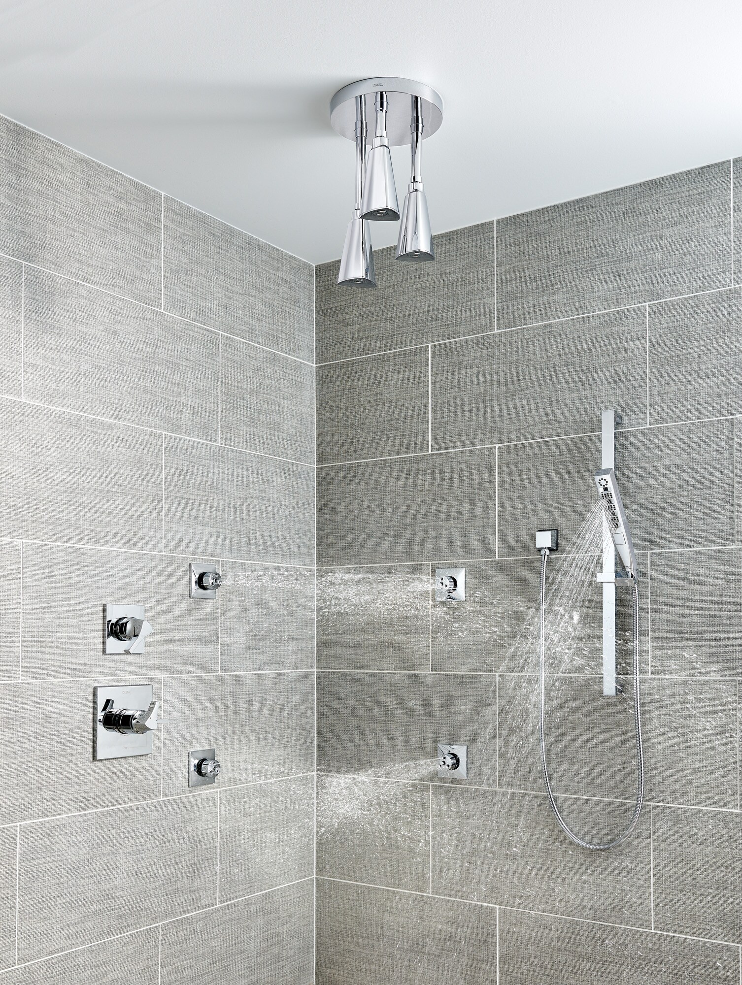 Regadera de Chorro Delta HydraChoice en Bronce Champagne SH5005-CZ