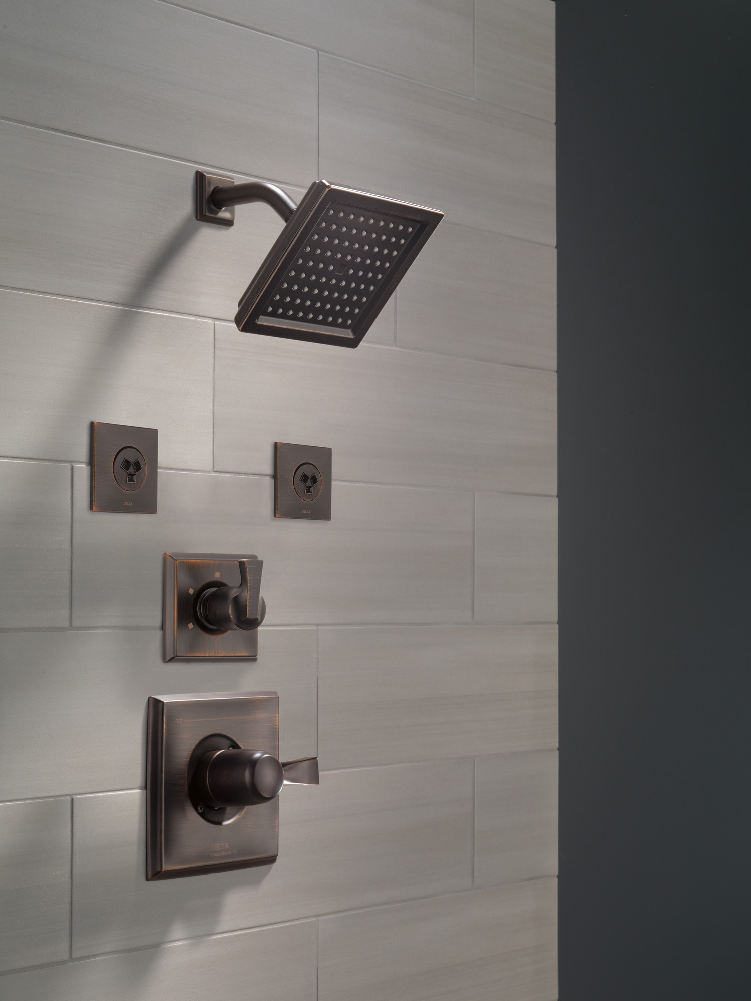 Regadera Delta HydraChoice en Bronce Veneciano con Chorro SH5002-RB