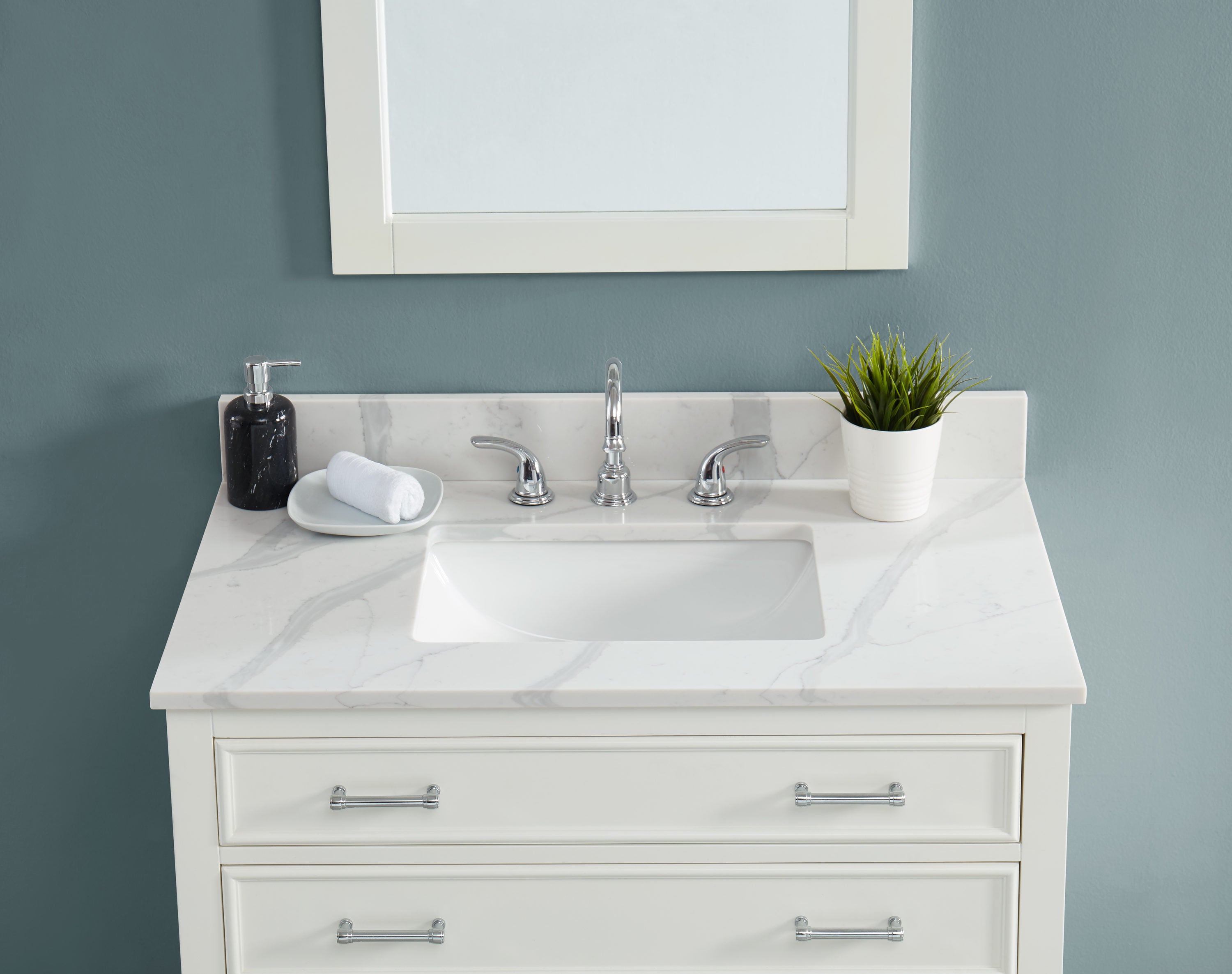Tapa de tocador de baño de cuarzo blanco Calacatta de allen + roth de 37 pulgadas x 22 pulgadas con lavabo individual bajo cubierta y 3 orificios