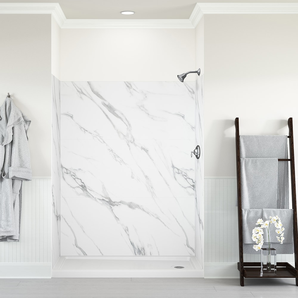 Recubrimiento de pared de ducha de alcoba Carrara White de 9 piezas para pegar 60 pulgadas de ancho x 32 pulgadas de profundidad x 78 pulgadas de alto, de allen + roth.