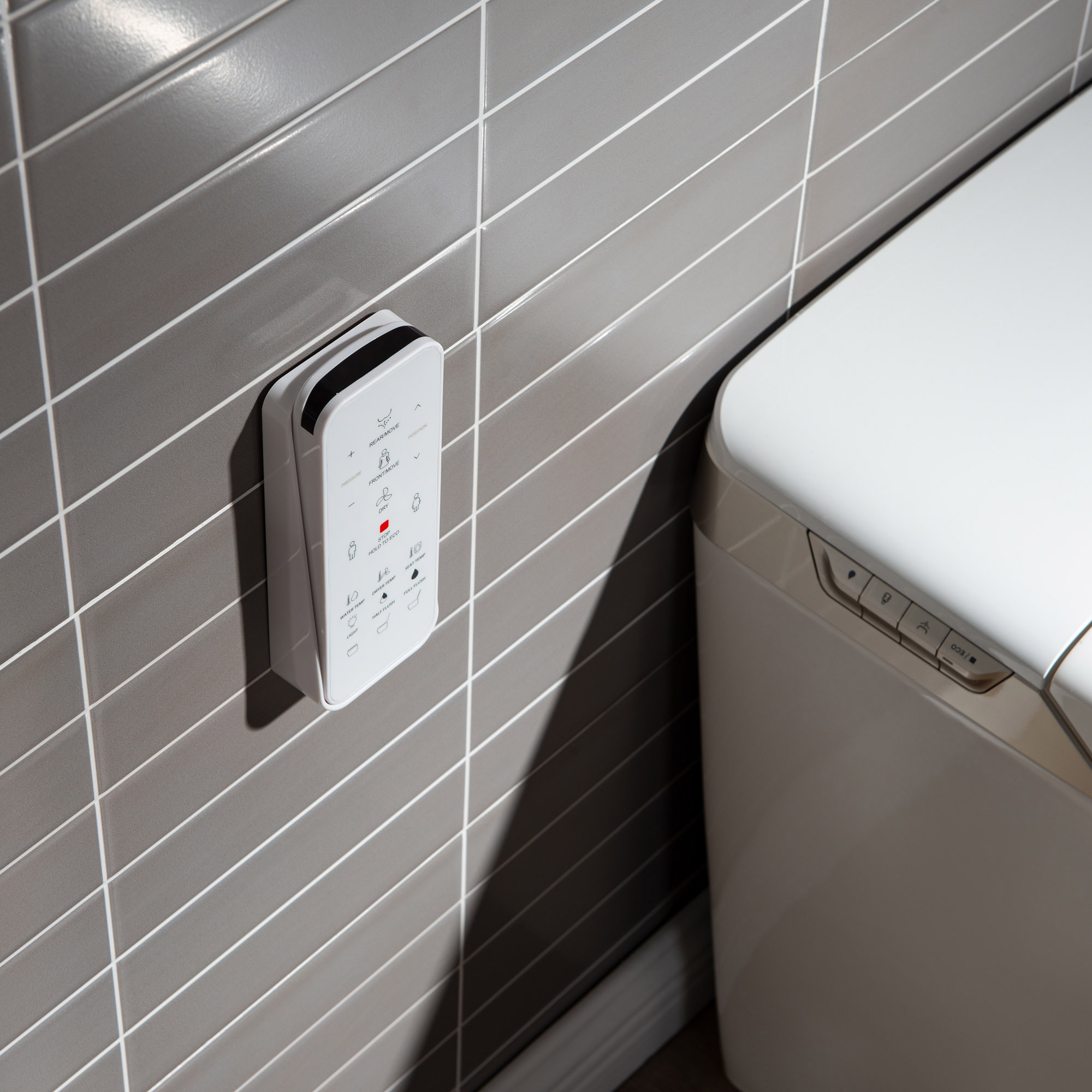 Bañera bidireccional blanca de Toscano de Woodbridge con cierre suave inteligente y altura estándar, alargada de una sola pieza con asiento bidet de 12 pulgadas y descarga doble de 1.6 GPF LT527